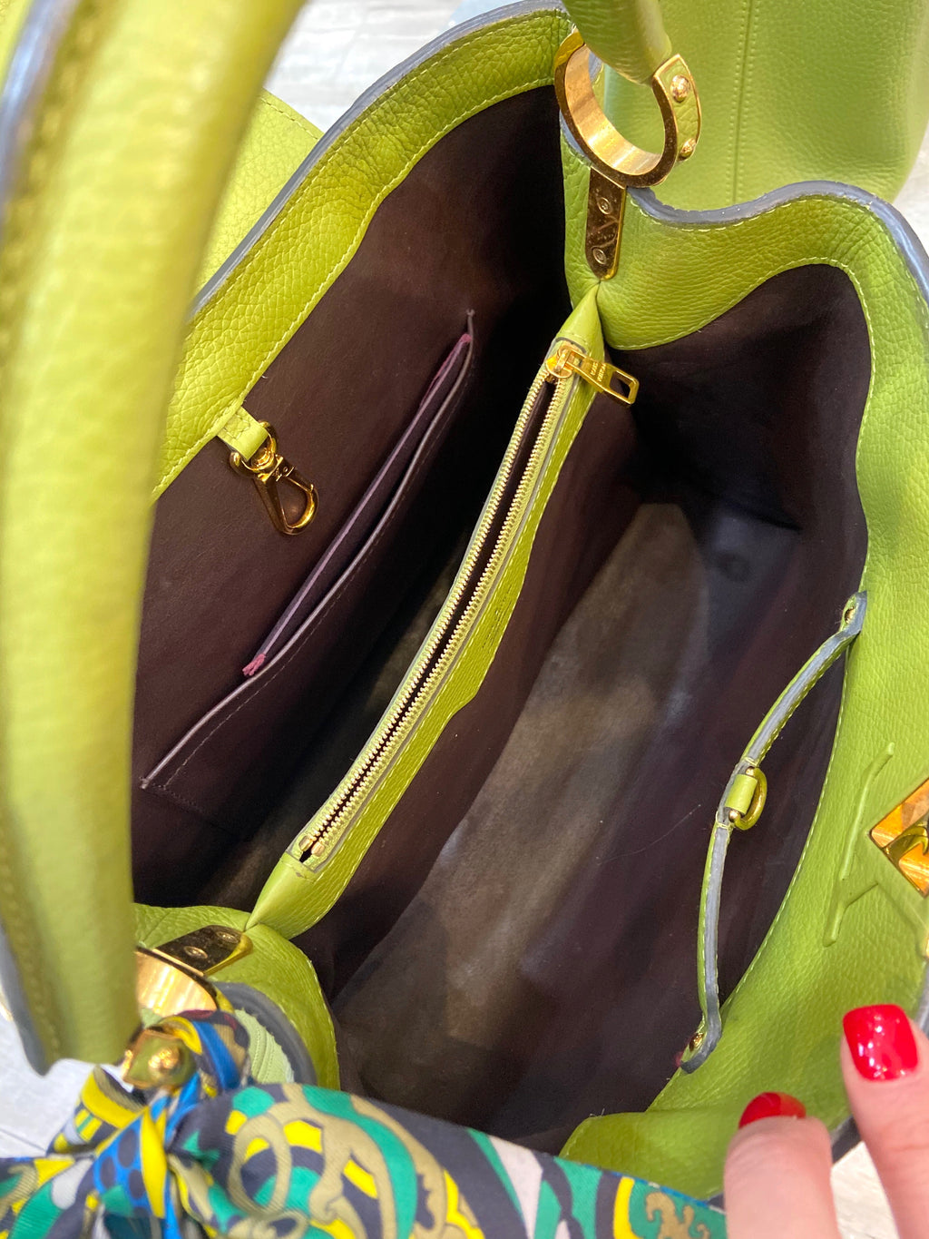 LOUIS VUITTON CAPUCINES MM LEATHER PARNASSÉA HANDBAG