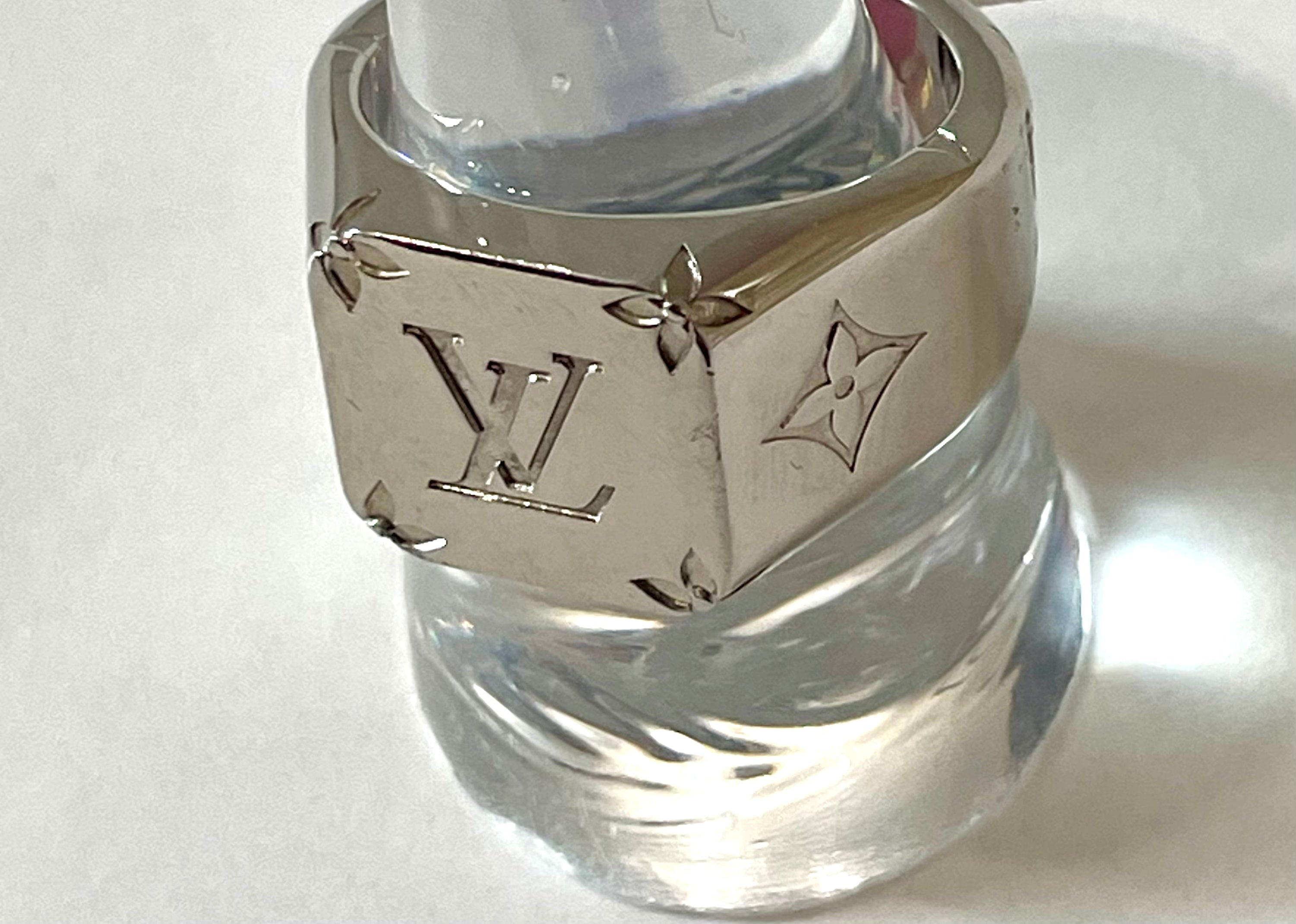 LOUIS VUITTON MONOGRAM SIGNET RING PALLADIUM FINISH