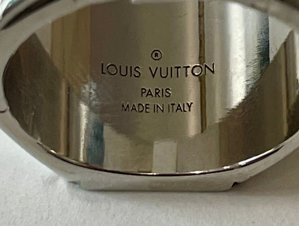 LOUIS VUITTON MONOGRAM SIGNET RING PALLADIUM FINISH