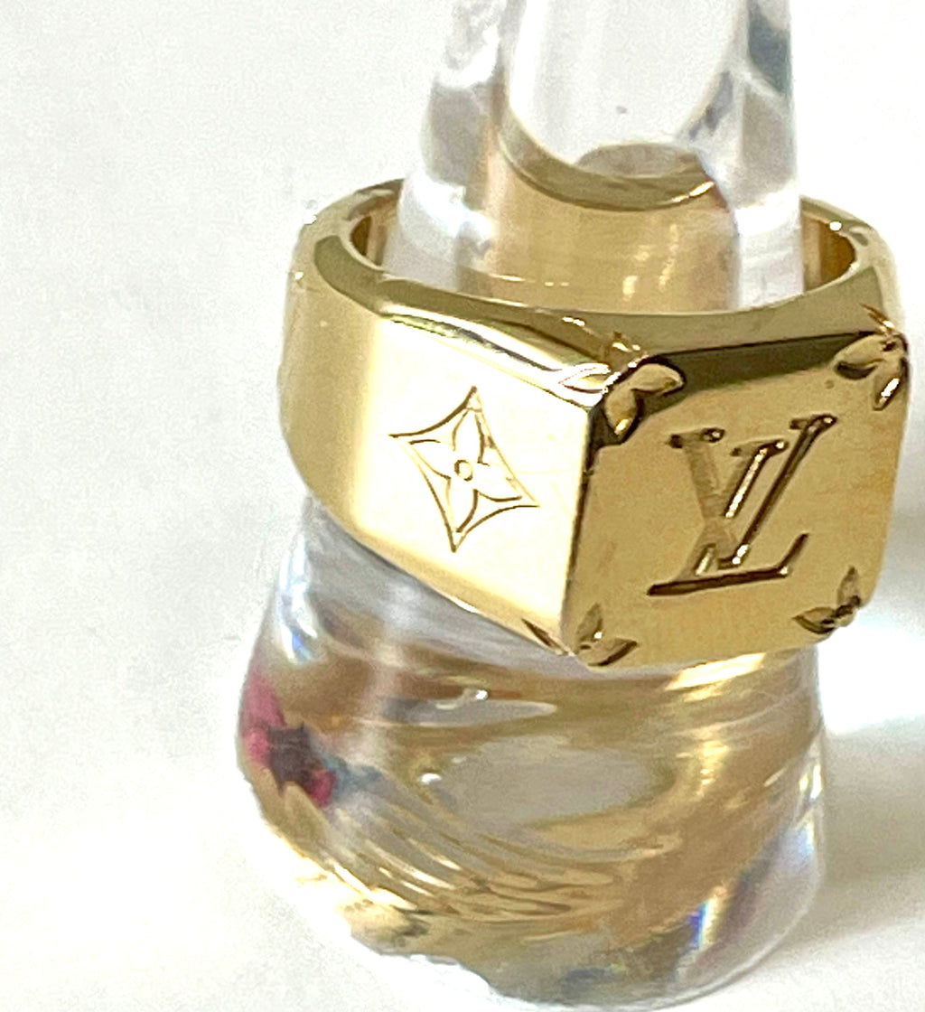 LOUIS VUITTON MONOGRAM GOLD PLATED SIGNET RING
