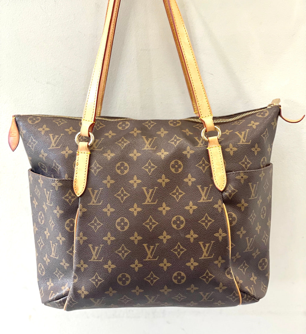 LOUIS VUITTON MONOGRAM TOTALLY MM SHOULDER BAG