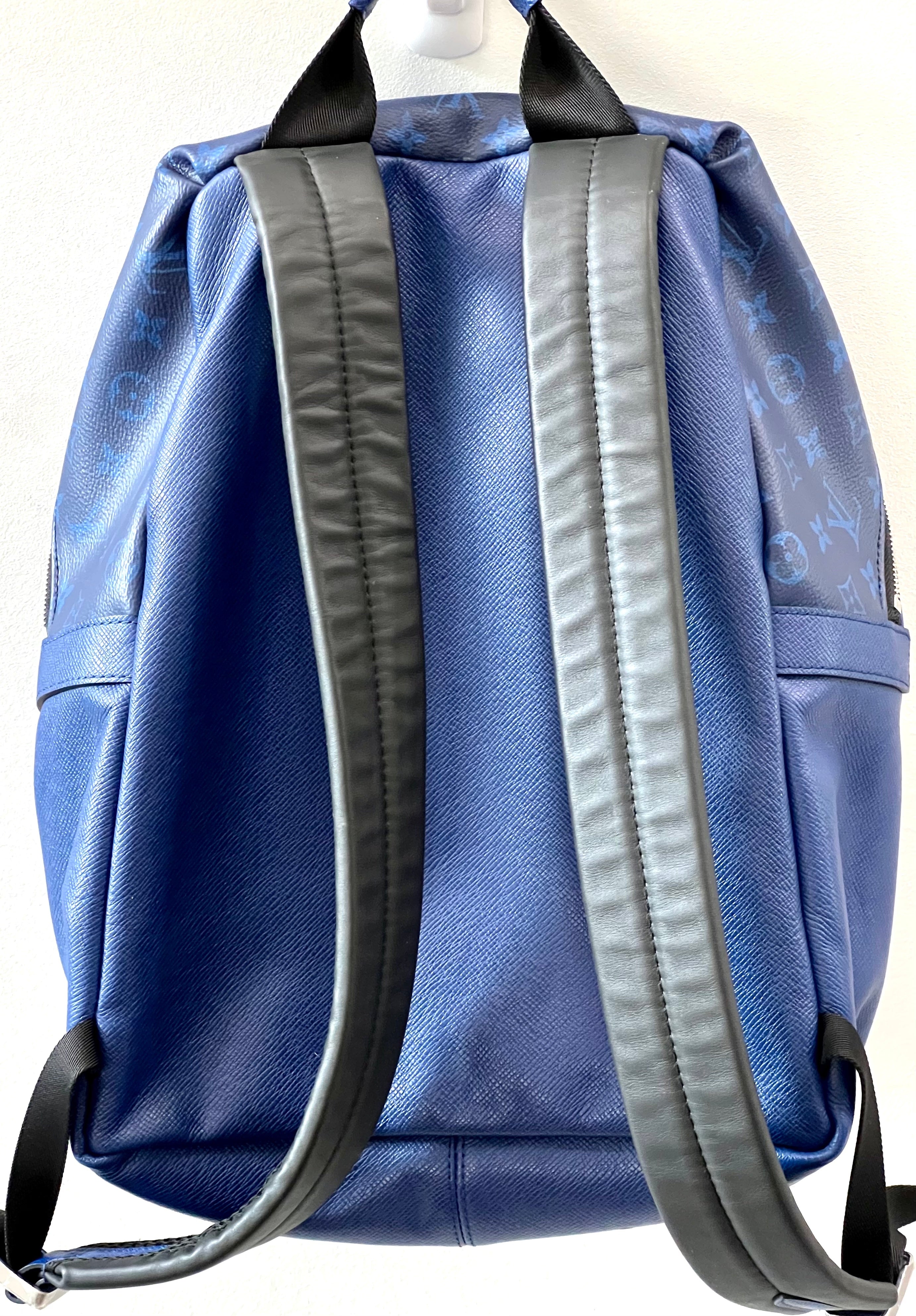 LOUIS VUITTON TAIGA LEATHER DISCOVERY BACKPACK