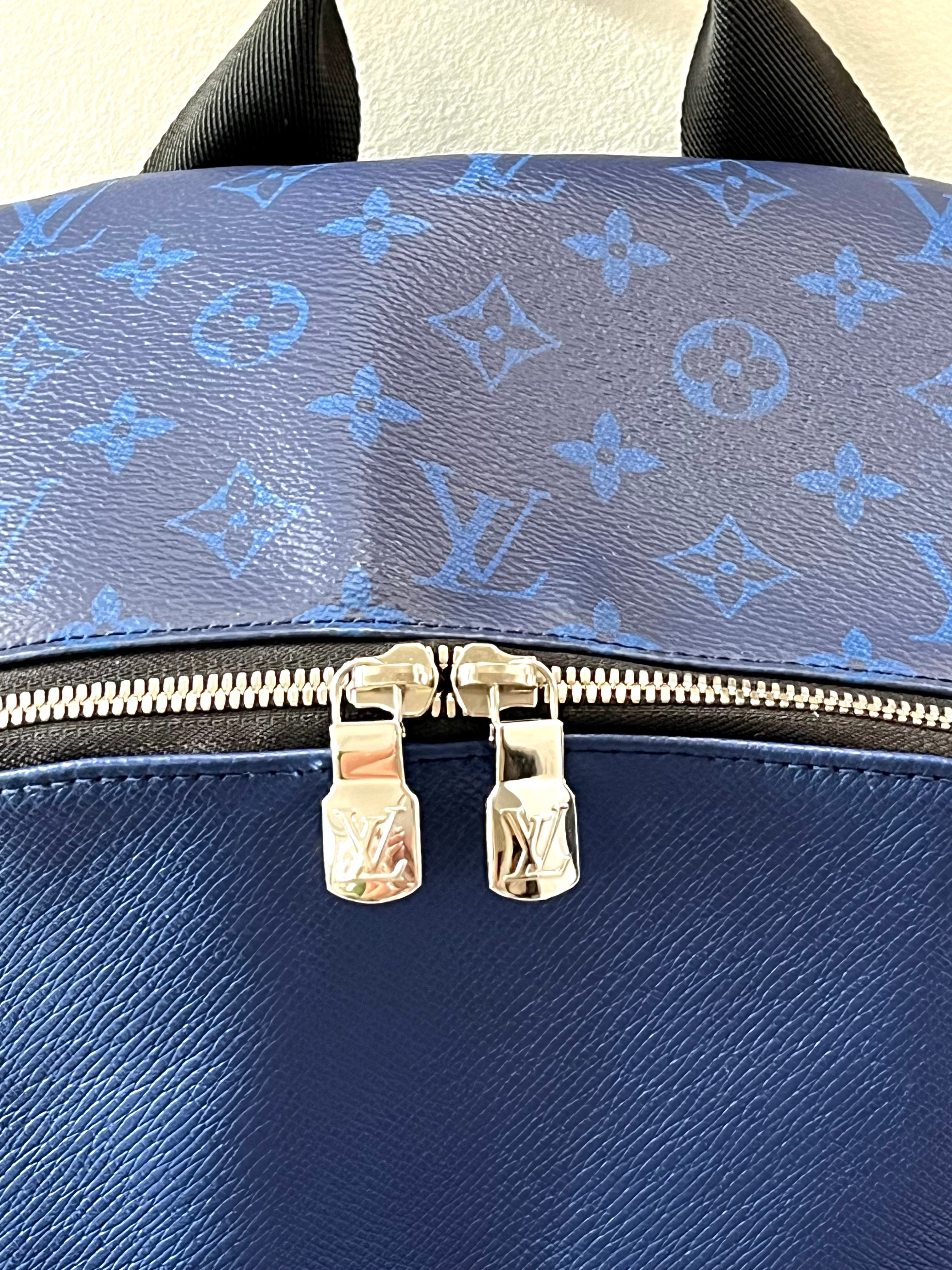 LOUIS VUITTON TAIGA LEATHER DISCOVERY BACKPACK