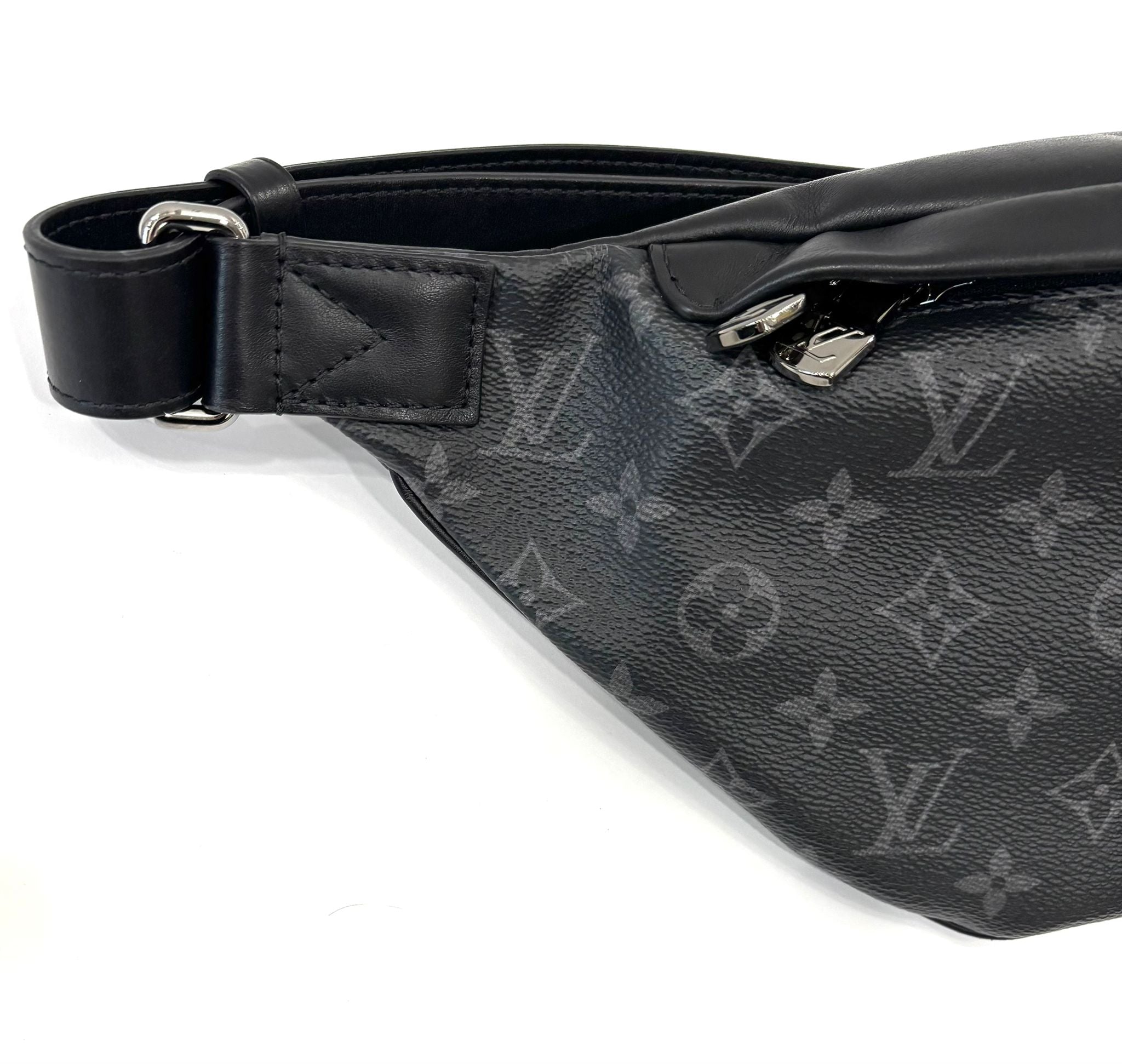 LOUIS VUITTON MONOGRAM ECLIPSE DISCOVERY BUMBAG PM
