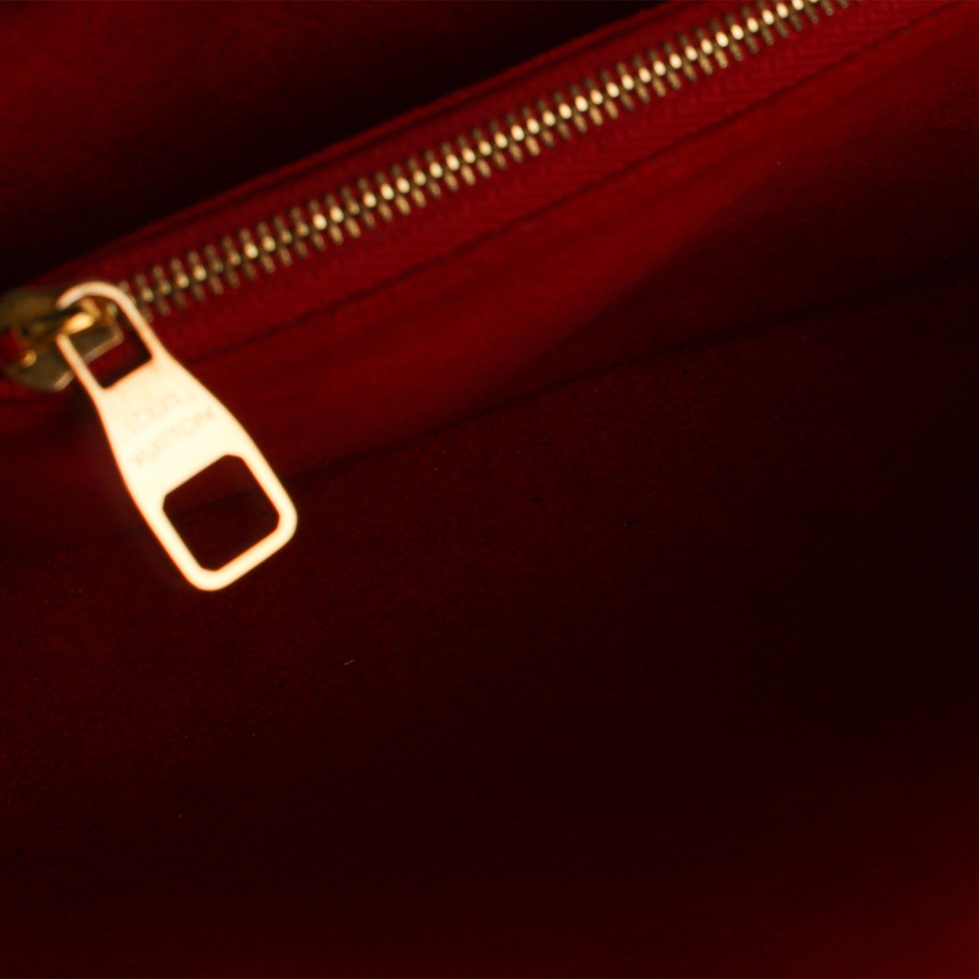 Louis Vuitton Caissa Clutch Cerise - Damier Ebene