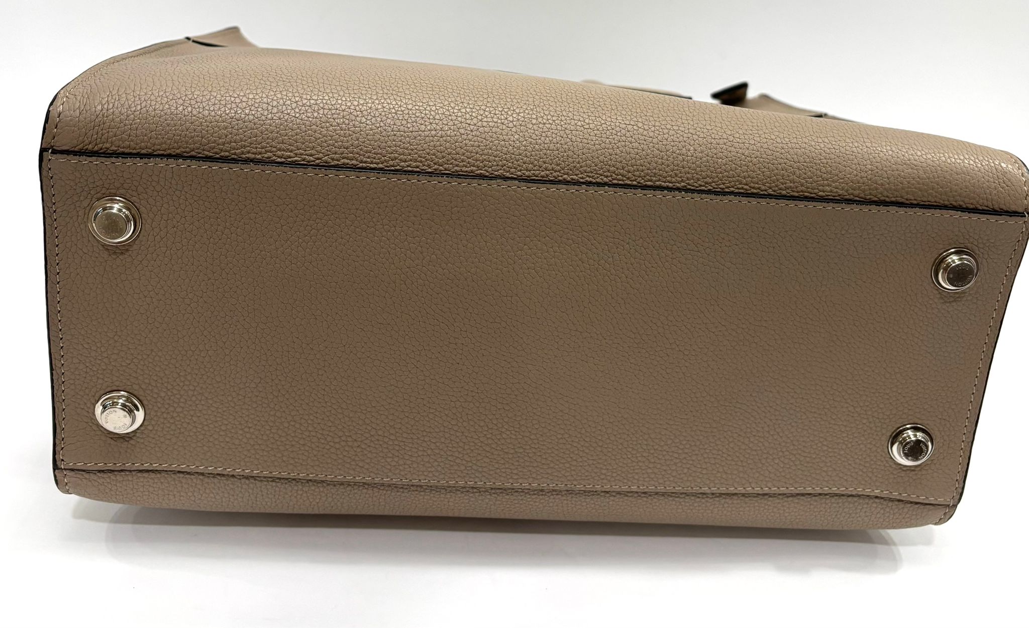 LOUIS VUITTON CITY STEAMER MM GRAINEDLEATHER HANDBAG