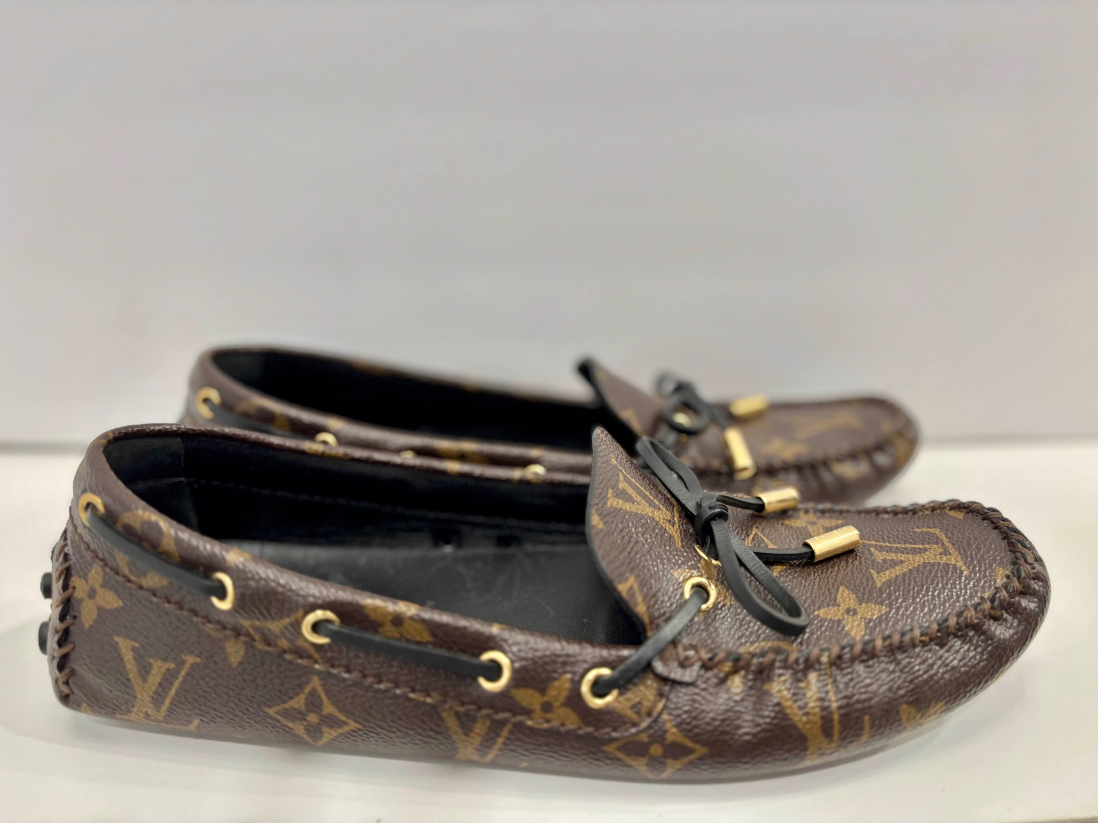 LOUIS VUITTON GLORIA FLAT LOAFERS