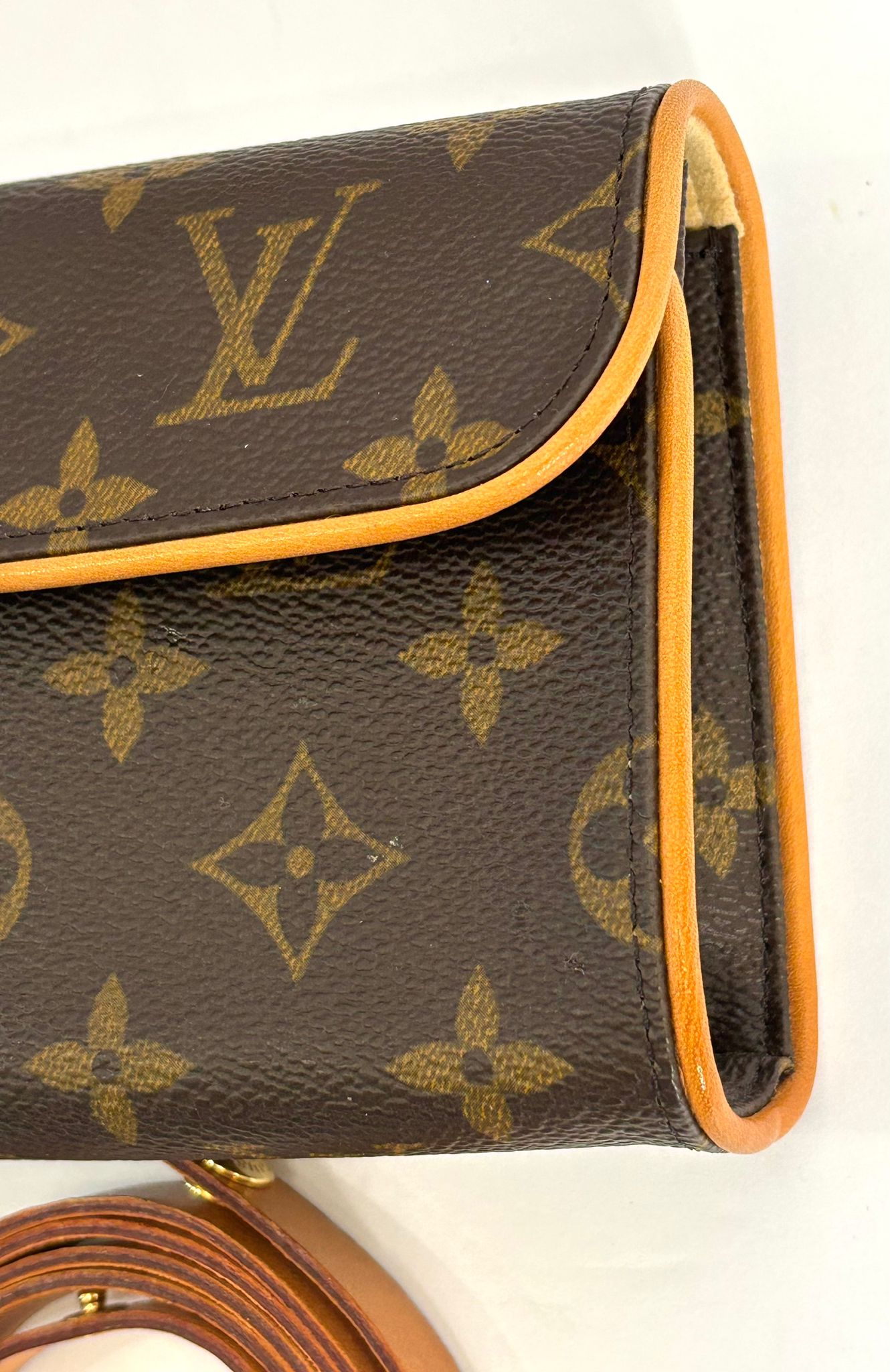 LOUIS VUITTON LV MONOGRAM POCHETTE