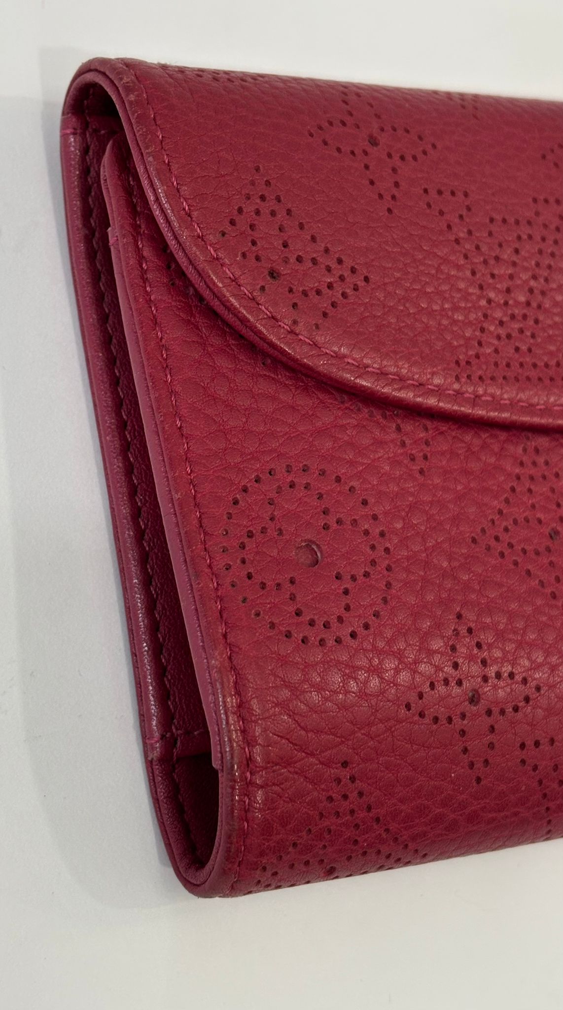 LOUIS VUITTON MAHINA LEATHER AMELIA WALLET
