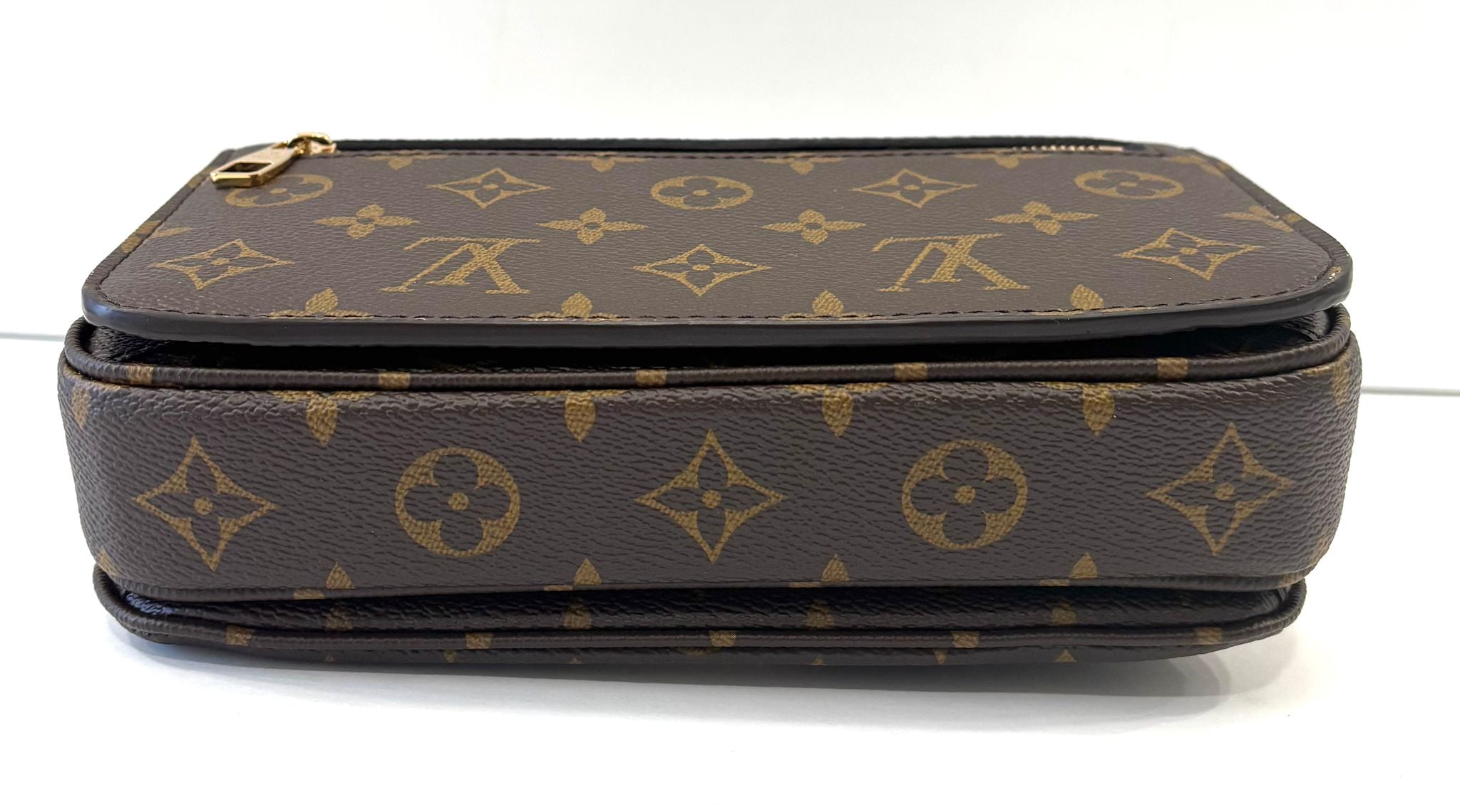 LOUIS VUITTON MONOGRAM POCHETTE MÉTIS EAST WEST BAG