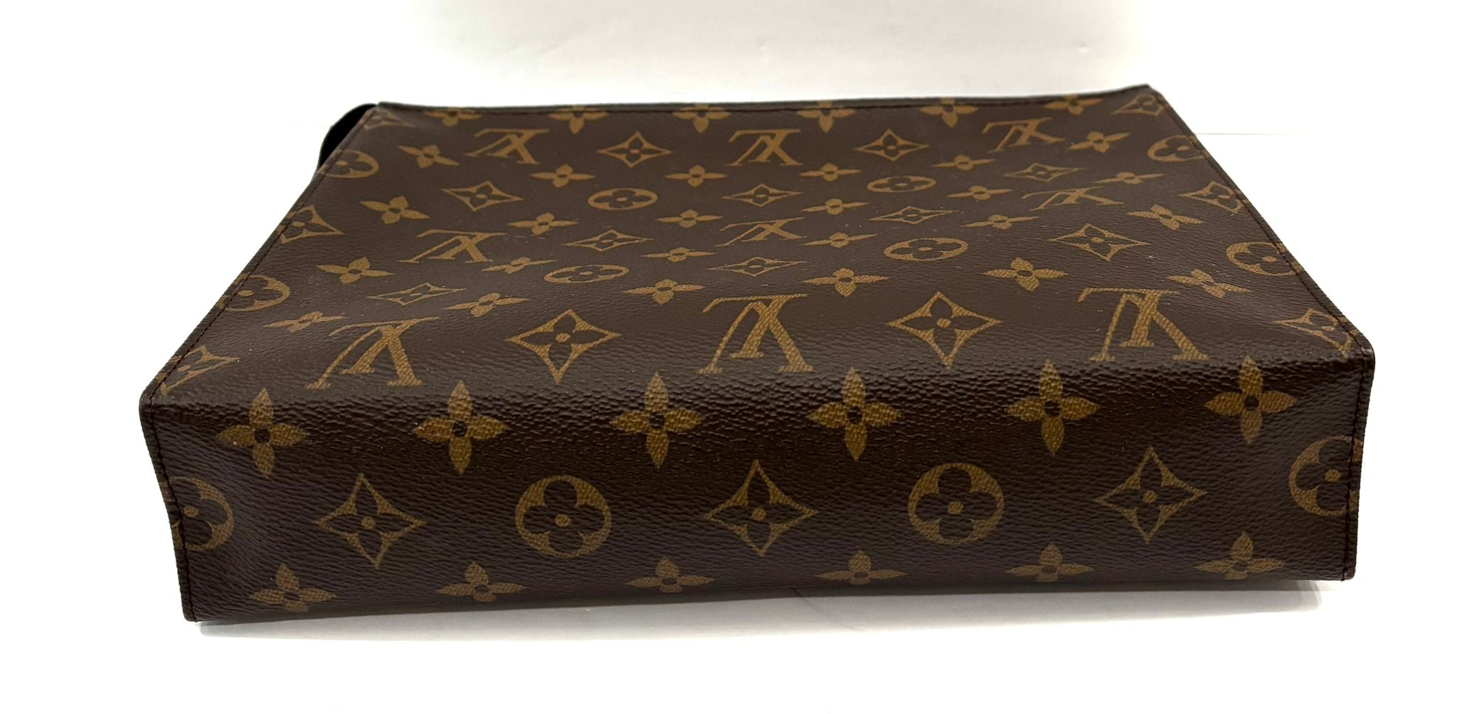 LOUIS VUITTON MONOGRAM TOILETRY POUCH 26