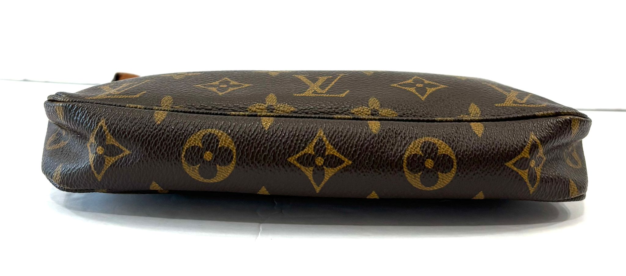 LOUIS VUITTON MONOGRAM CANVAS POCHETTE