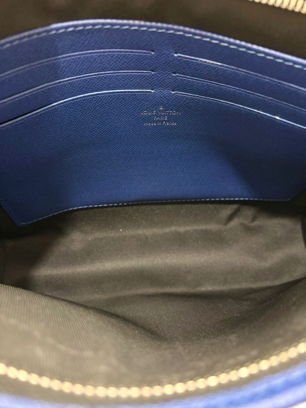 LOUIS VUITTON MONOGRAM VOYAGE MM POCHETTE