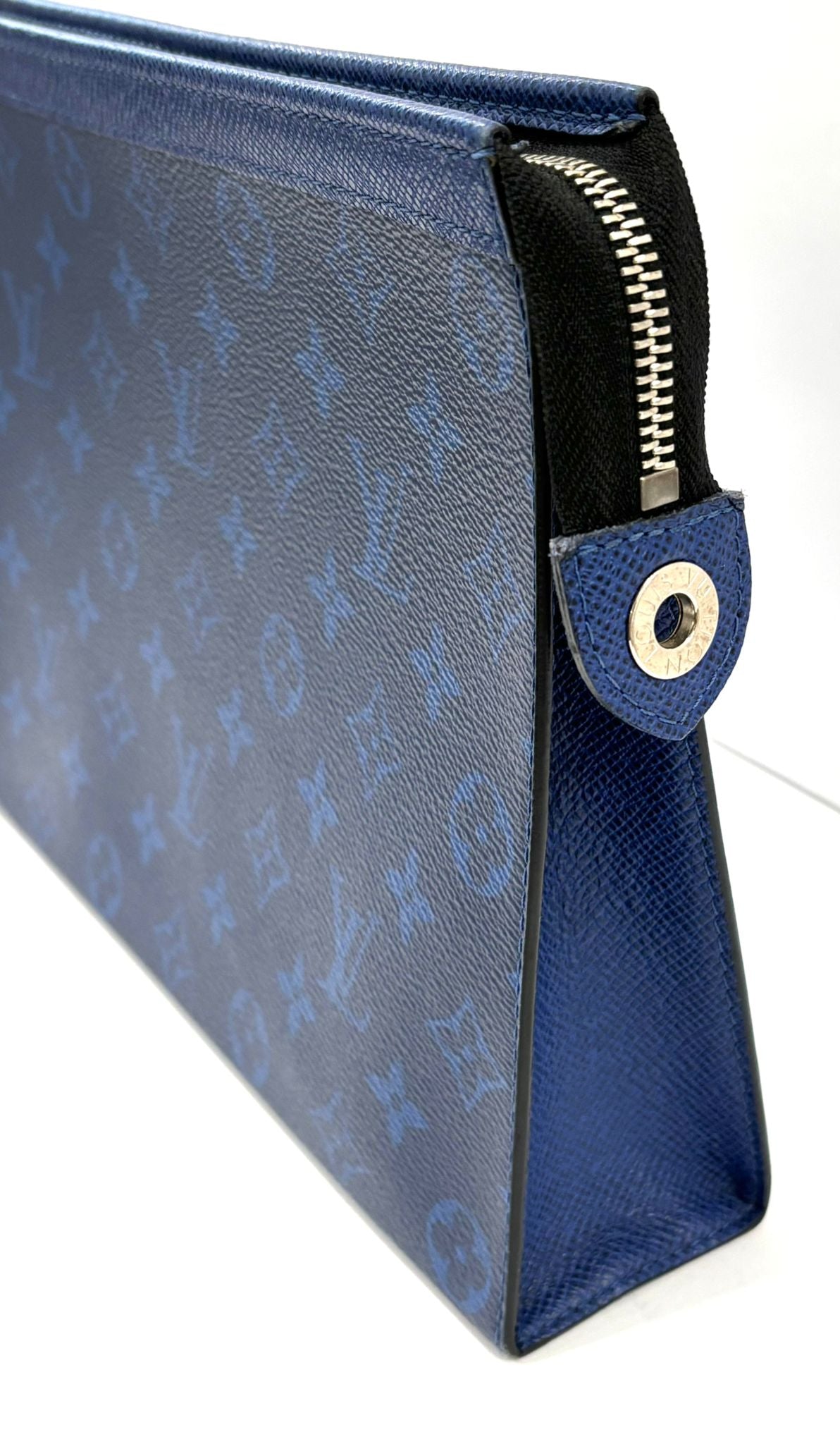 LOUIS VUITTON MONOGRAM VOYAGE MM POCHETTE