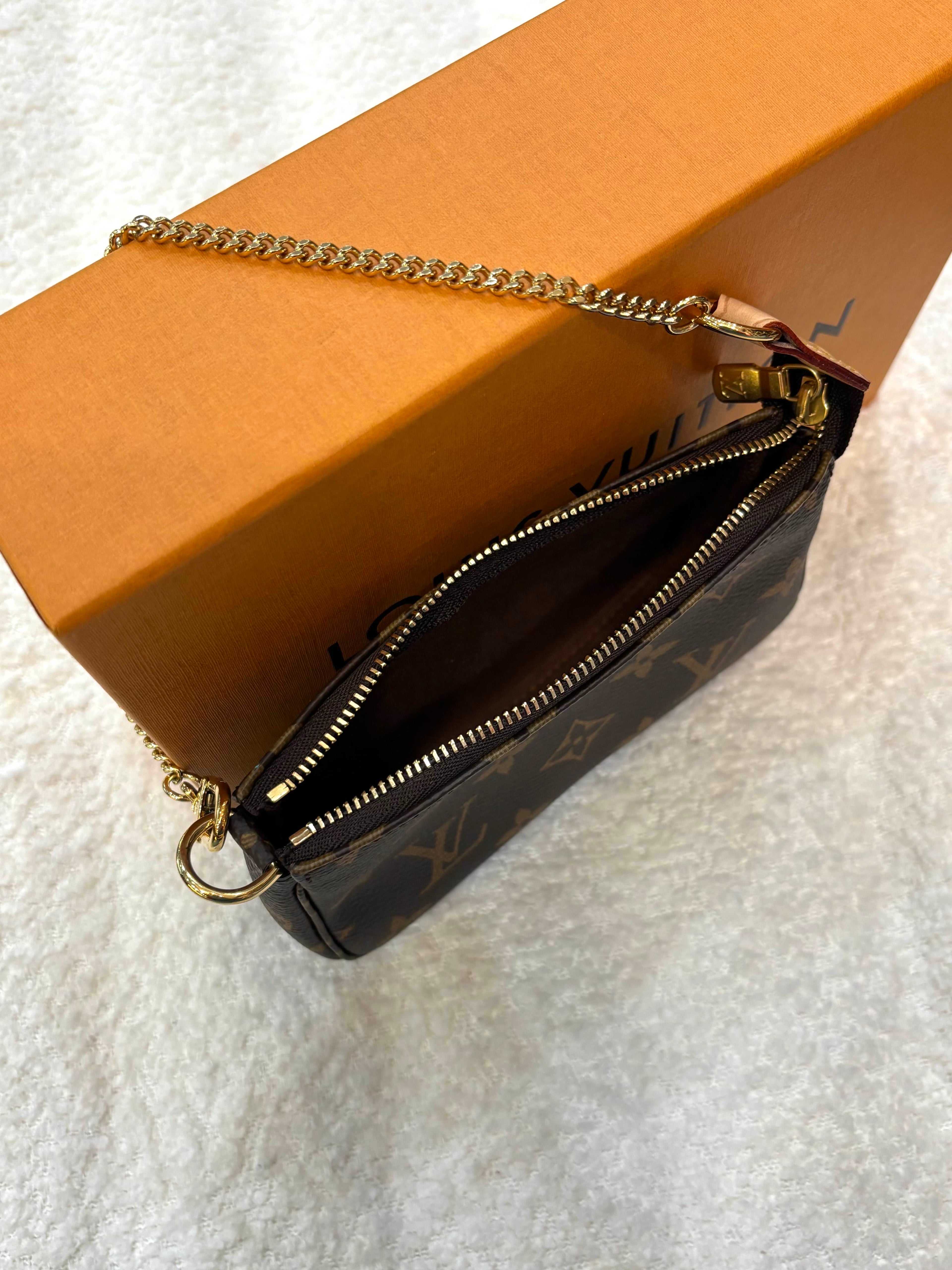 LOUIS VUITTON MONOGRAM MINI POCHETTE