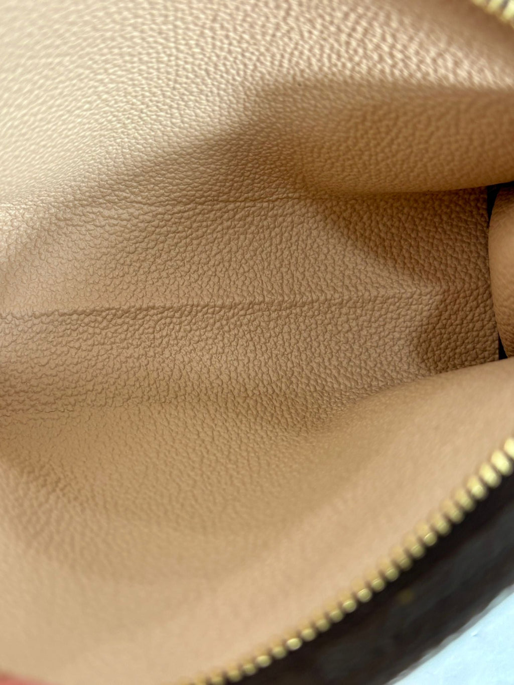 LOUIS VUITTON MONOGRAM TOILETRY POUCH 15