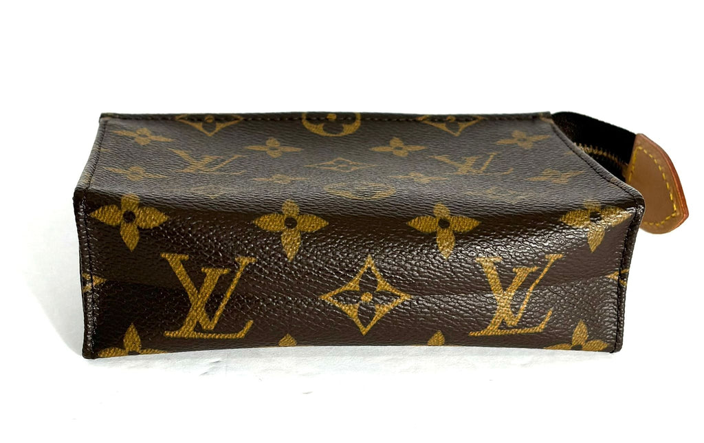 LOUIS VUITTON MONOGRAM TOILETRY POUCH 15