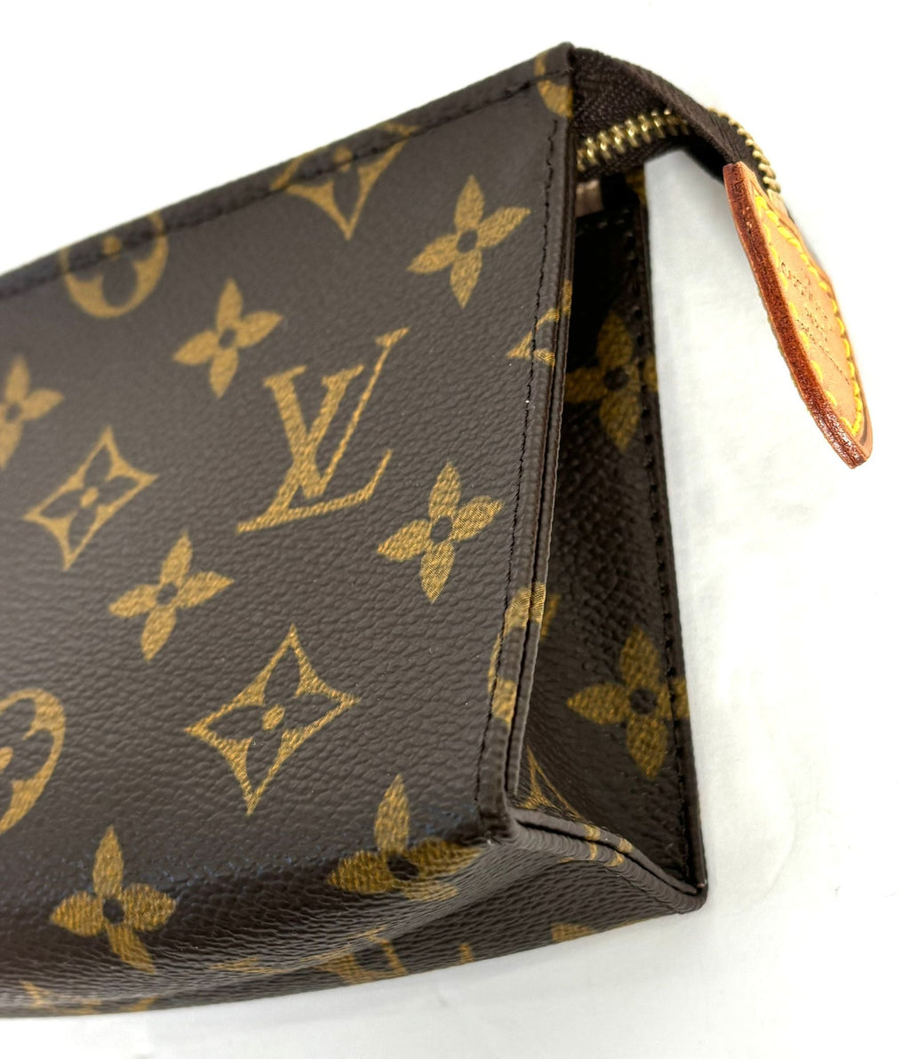 LOUIS VUITTON MONOGRAM TOILETRY POUCH 15