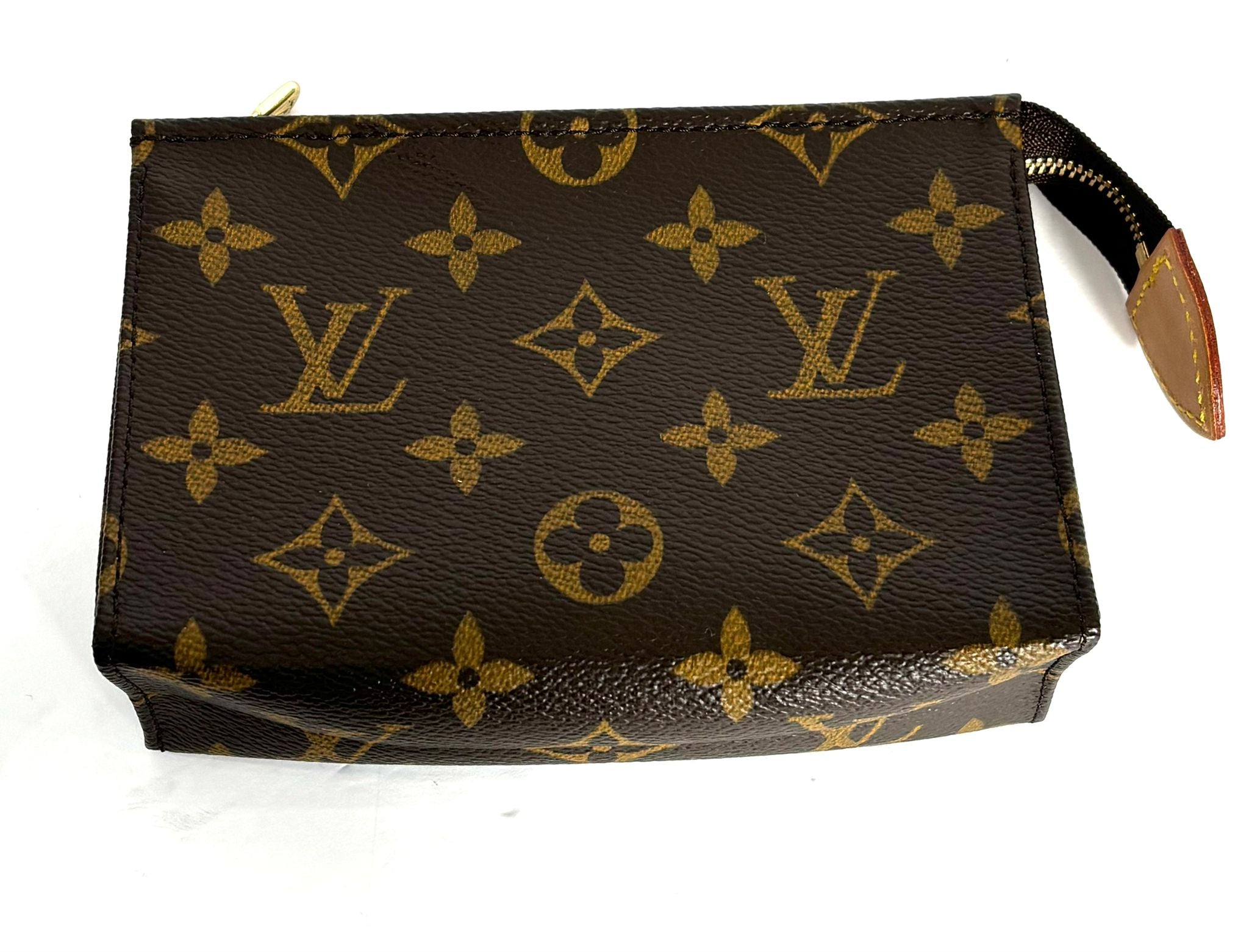 LOUIS VUITTON MONOGRAM TOILETRY POUCH 15