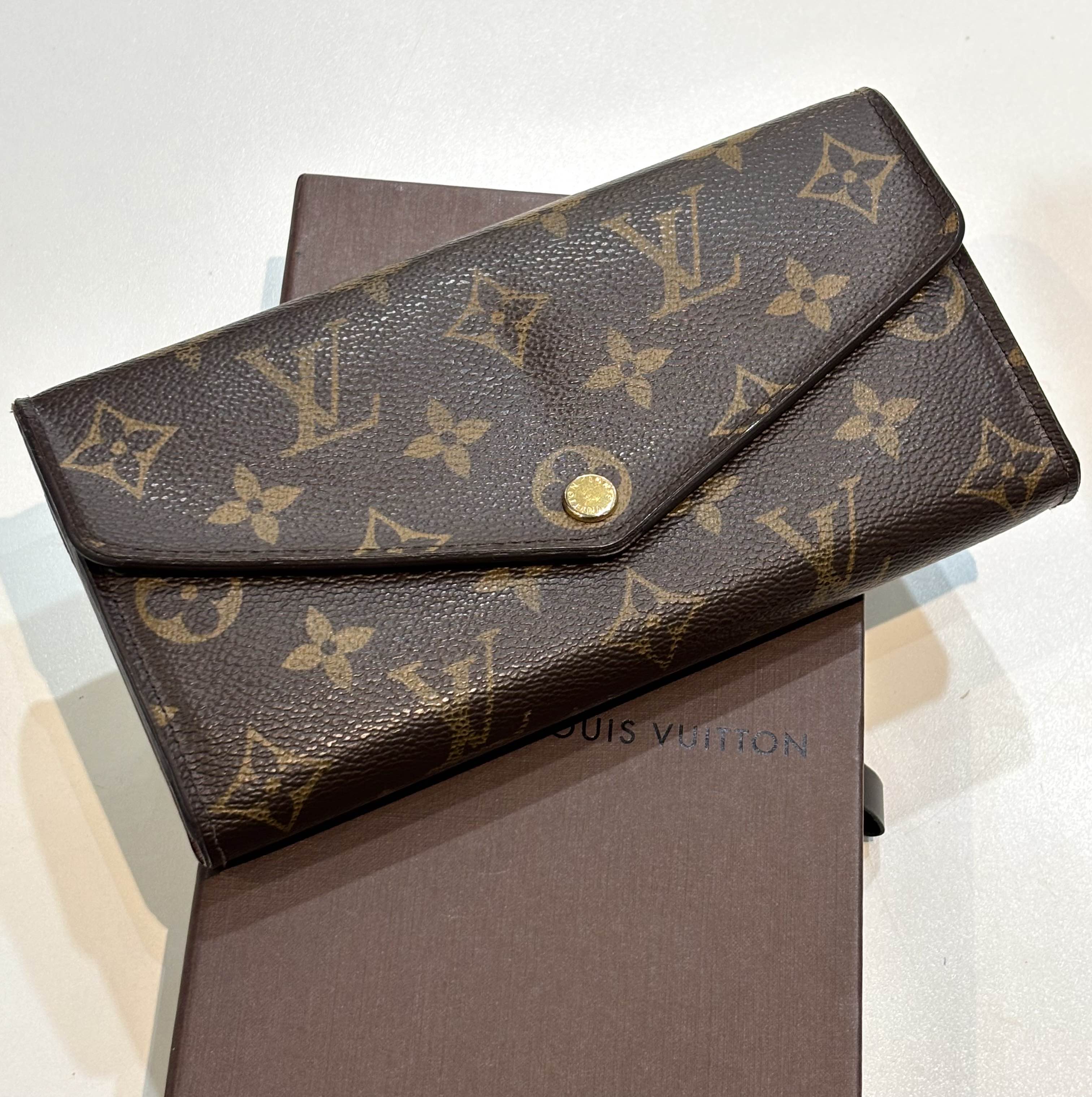 LOUIS VUITTON MONOGRAM SARAH WALLET