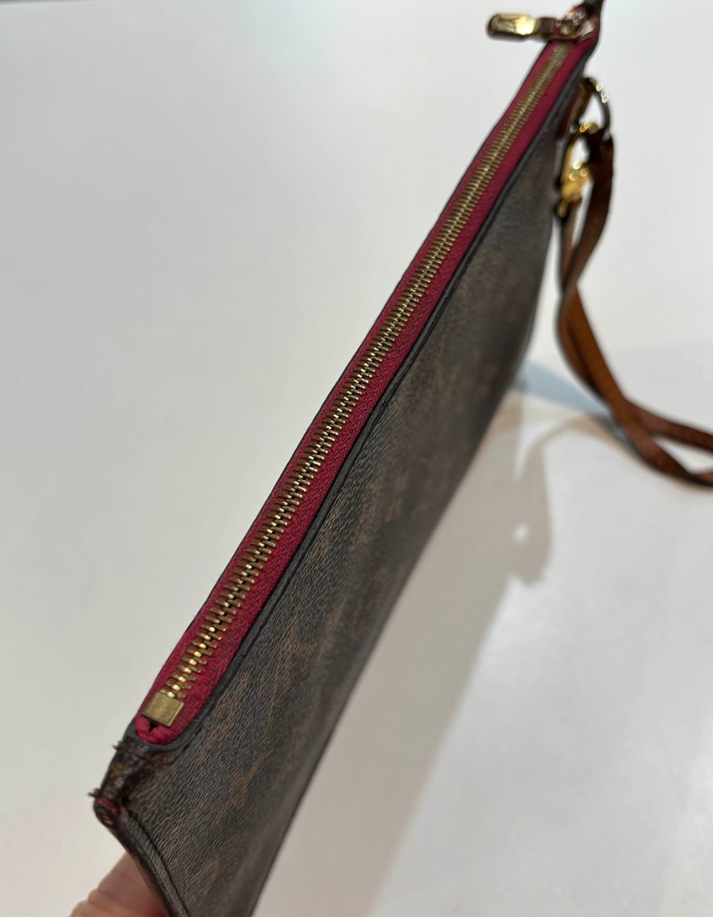 LOUIS VUITTON MONOGRAM WRISLET FUSCIA INTERIOR POUCHETTE