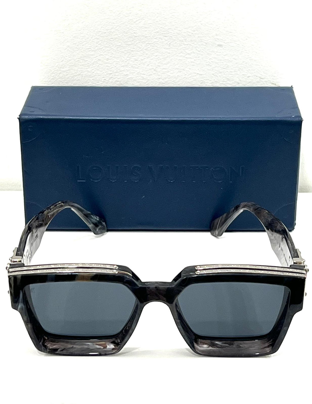 LOUIS VUITTONS MILLIONAIRES Z1326W SUNGLASSES IN BLACK MARBLE