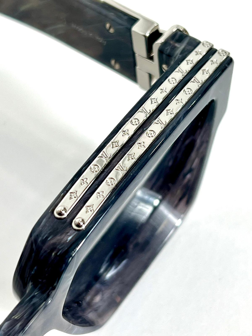 LOUIS VUITTONS MILLIONAIRES Z1326W SUNGLASSES IN BLACK MARBLE
