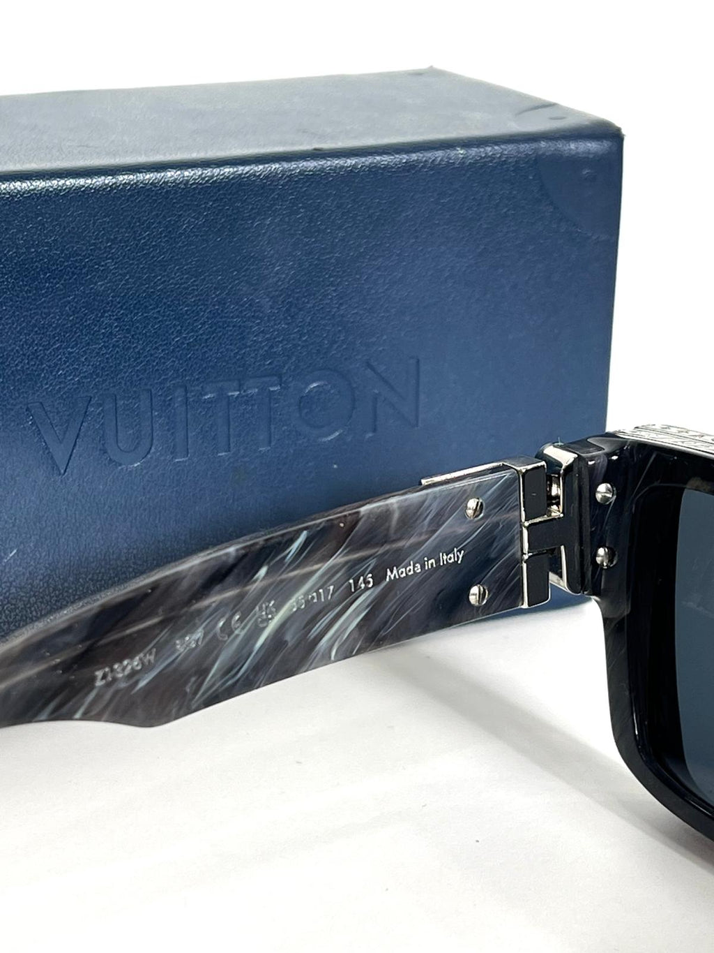 LOUIS VUITTONS MILLIONAIRES Z1326W SUNGLASSES IN BLACK MARBLE