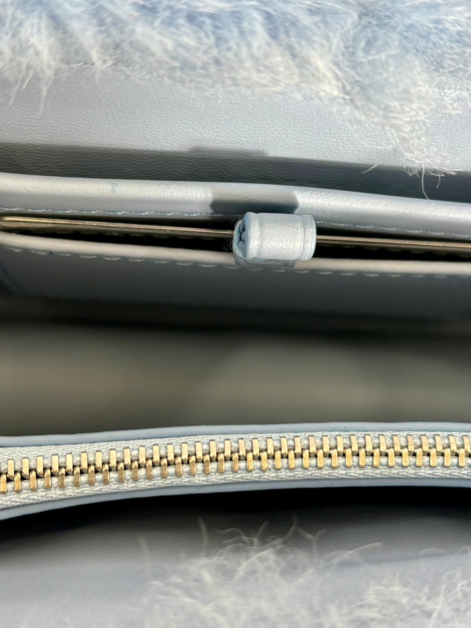 LOUIS VUITTON TWIST SHEARLING MM HANDBAG