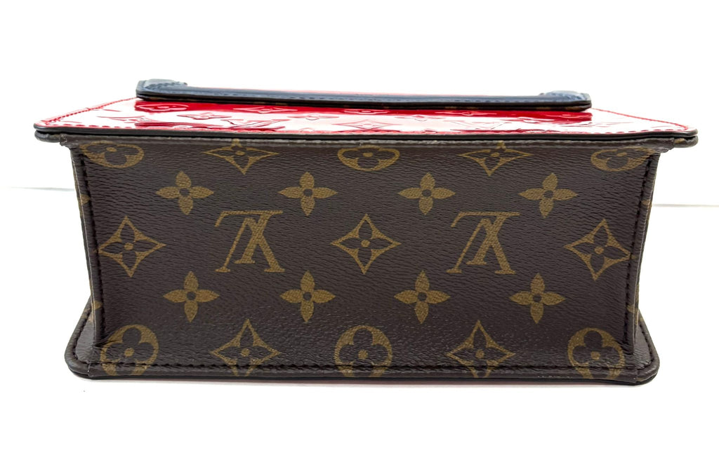 LOUIS VUITTON WYNWOOD MONOGRAM VERNIS BAG