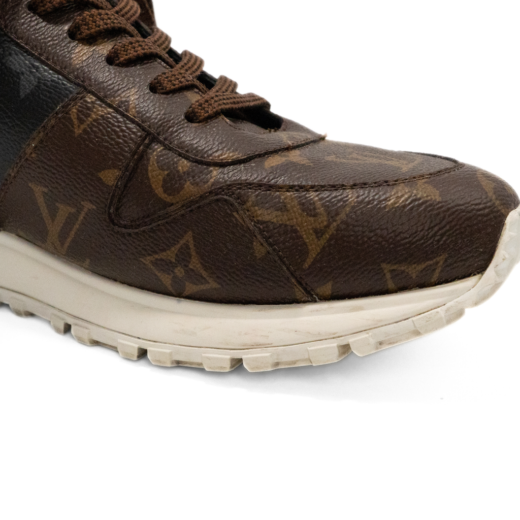 Louis Vuitton 'Run Away' Sneakers - Men's 7.5