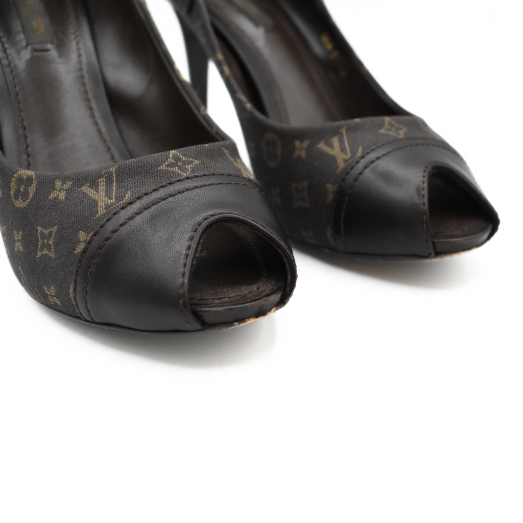 Louis Vuitton Monogram Pumps - Women's 38