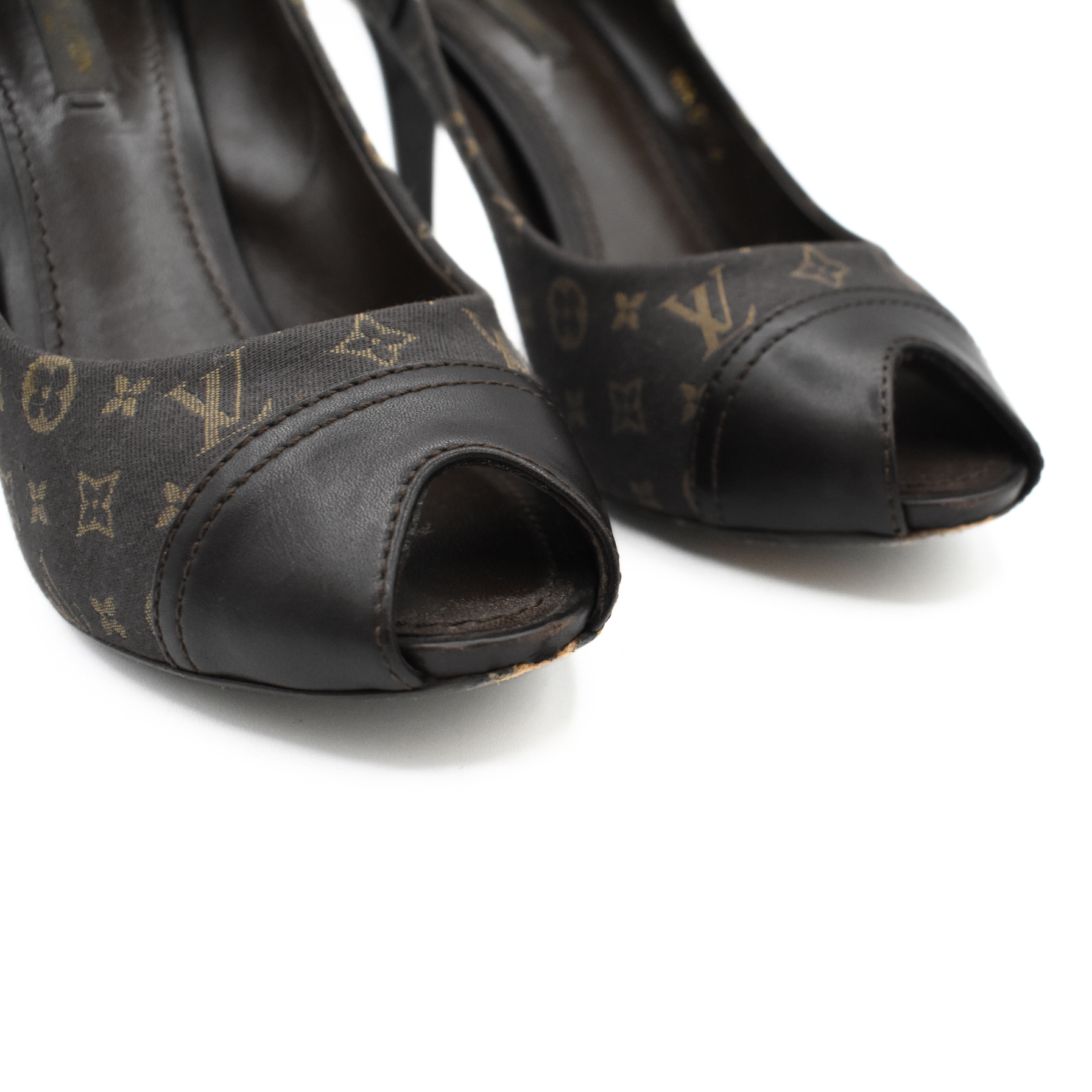 Louis Vuitton Monogram Pumps - Women's 38