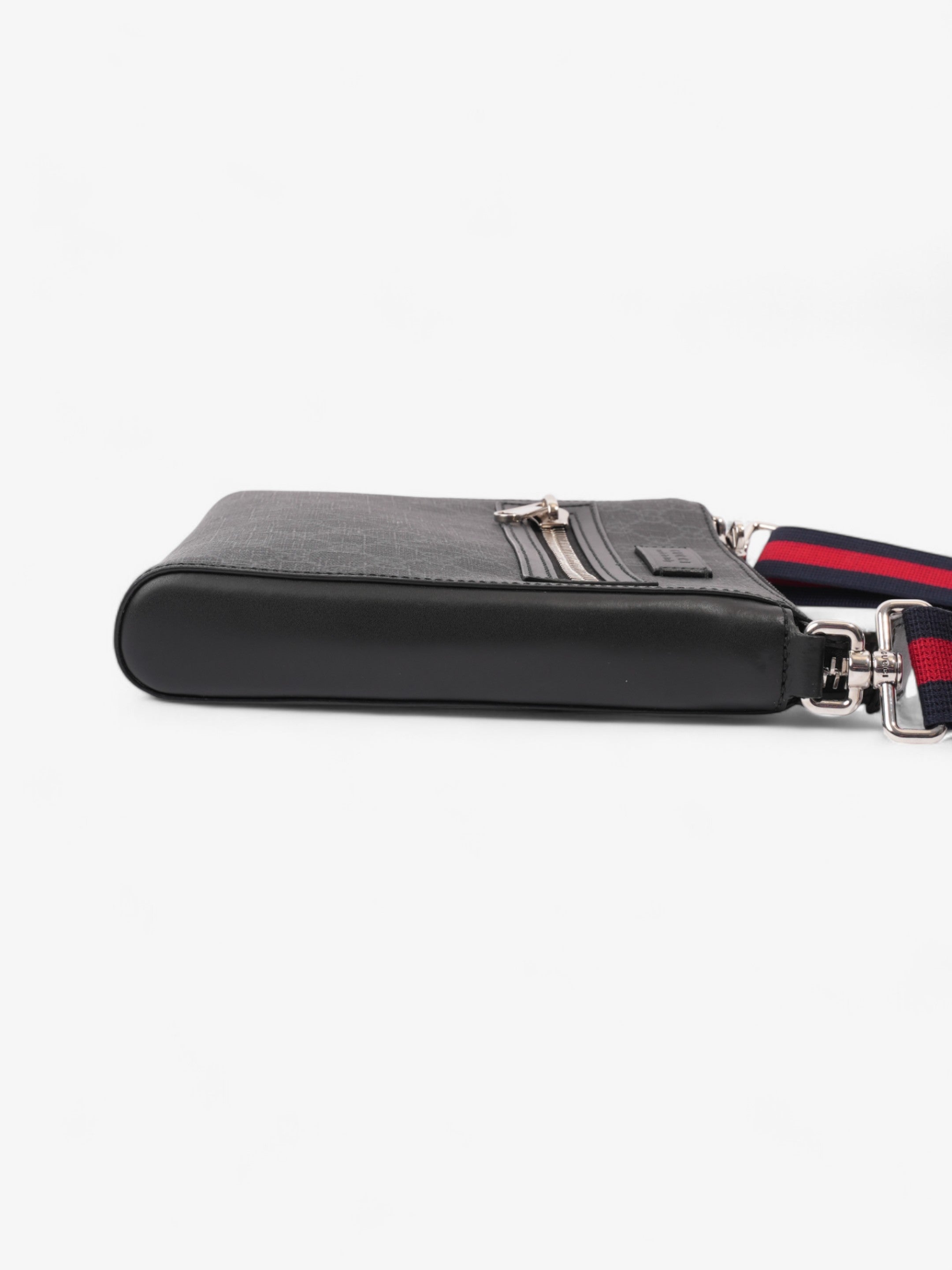 Gucci GG Messenger GG Supreme / Black Coated Canvas