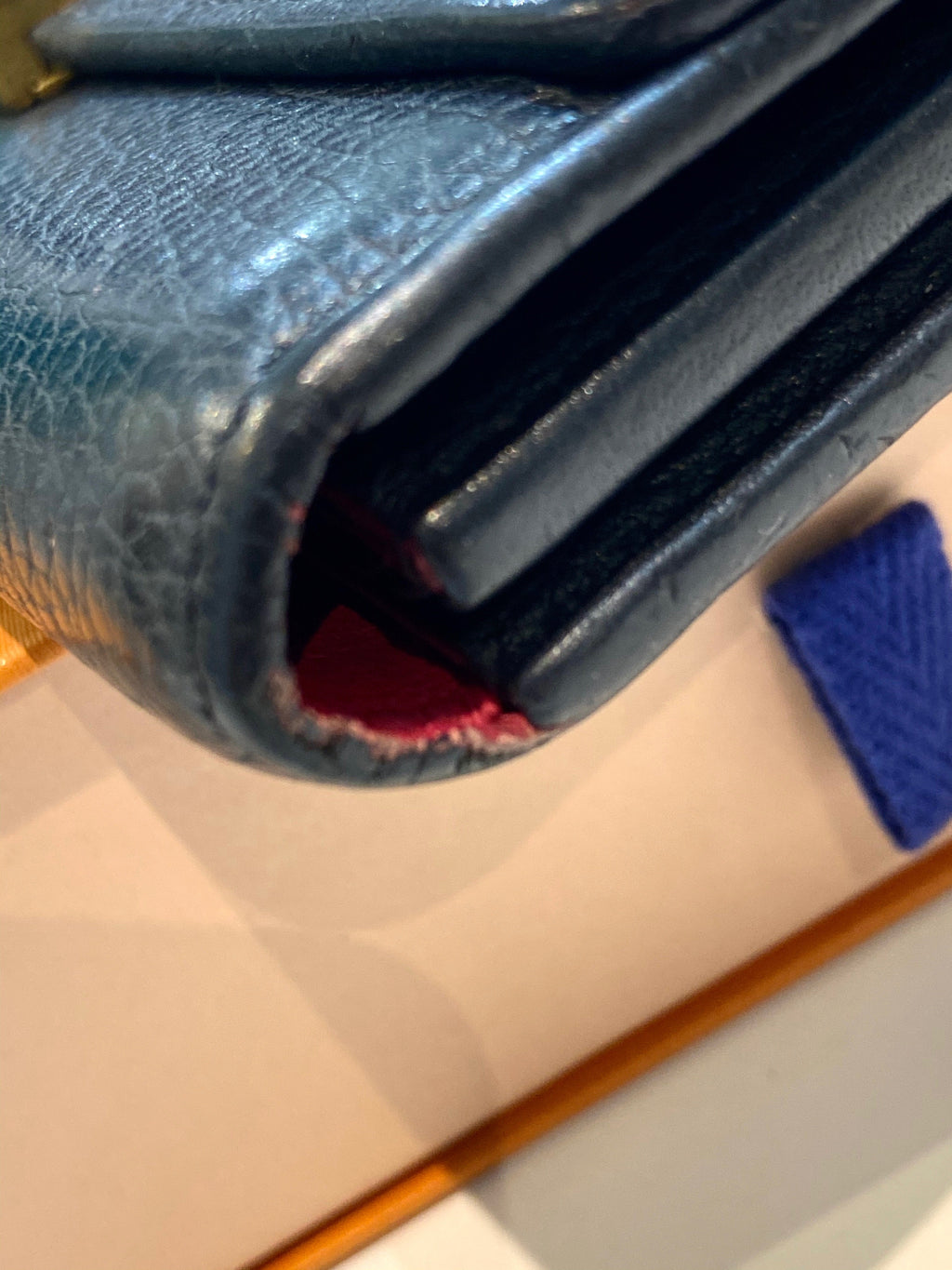 LOUIS VUITTON TAURILLON CAPUCINES WALLET
