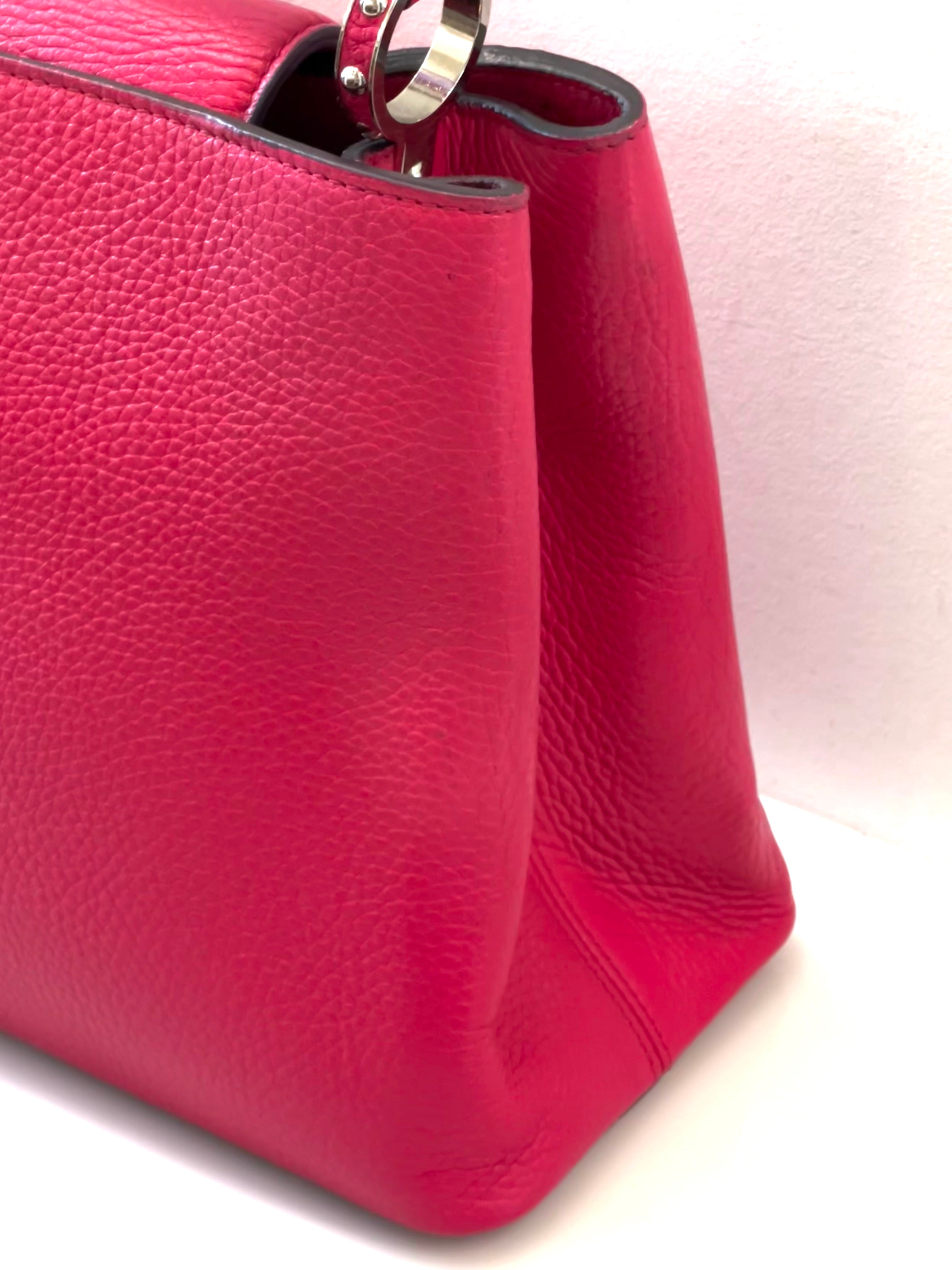 LOUIS VUITTON CAPUCINES MM LEATHER HANDBAG