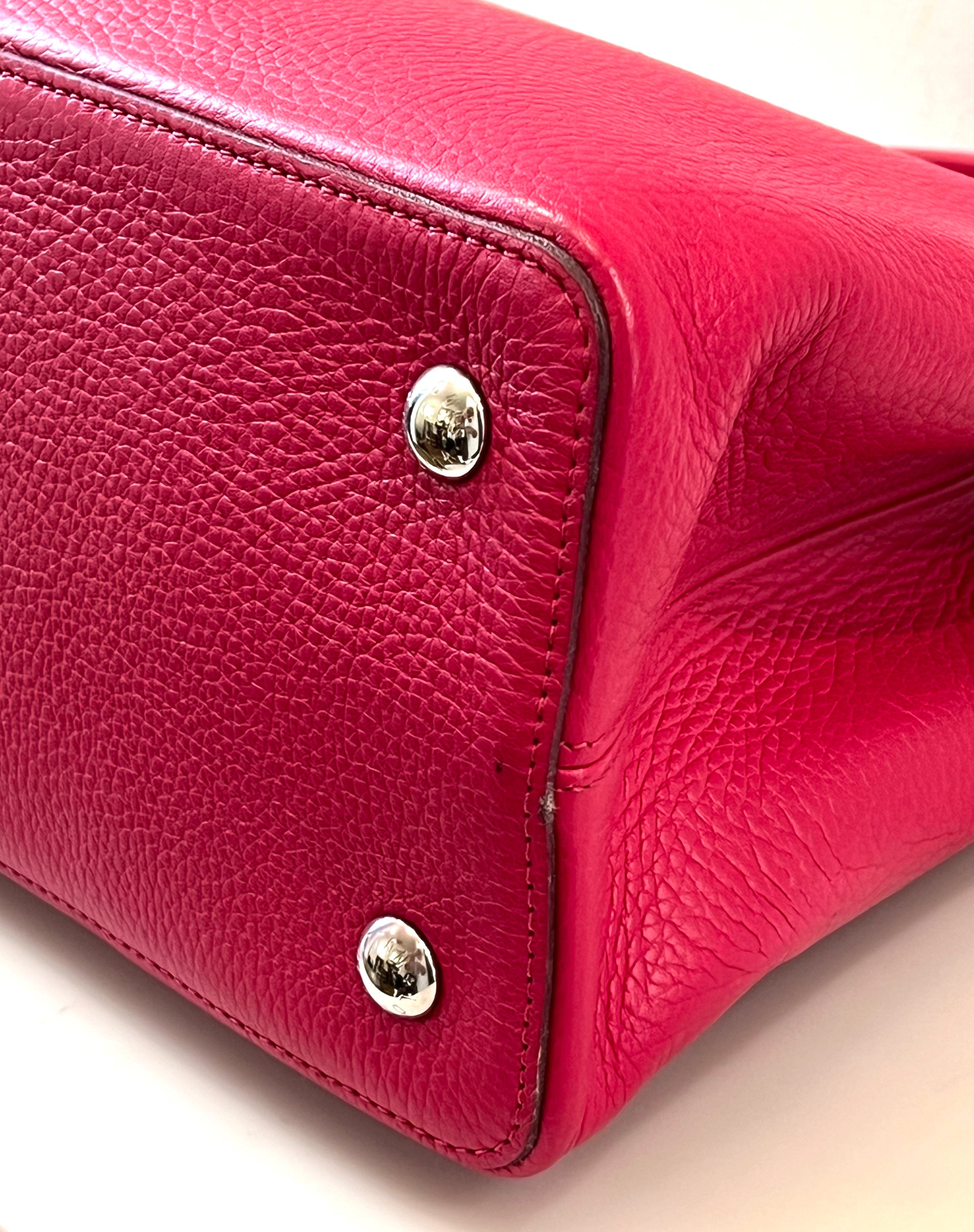 LOUIS VUITTON CAPUCINES MM LEATHER HANDBAG