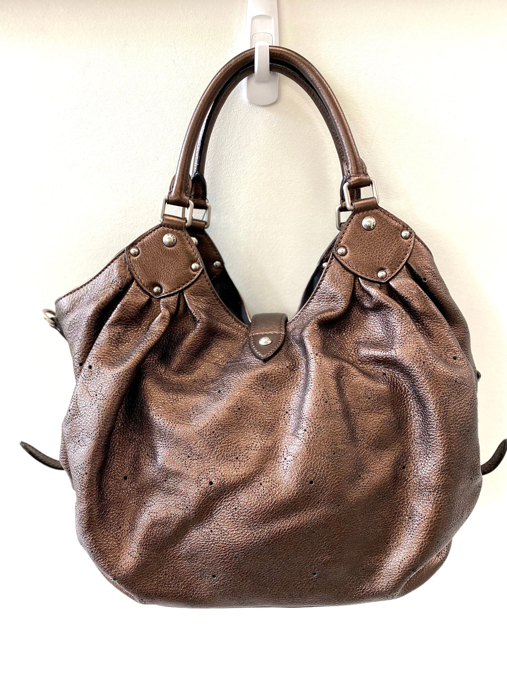 LOUIS VUITTON MONOGRAM MAHINA SHOULDER BAG