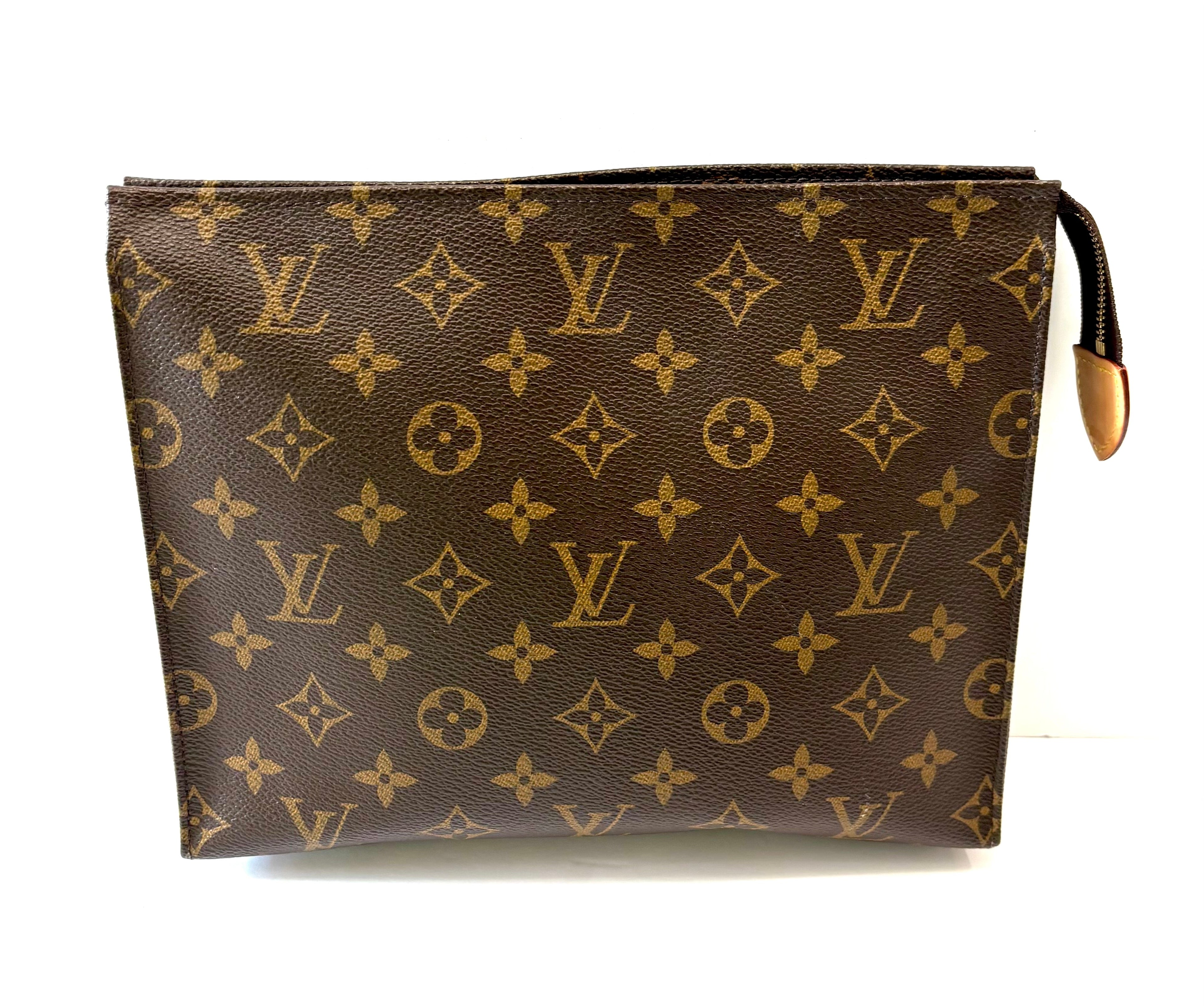 LOUIS VUITTON MONOGRAM TOILETRY POUCH 26