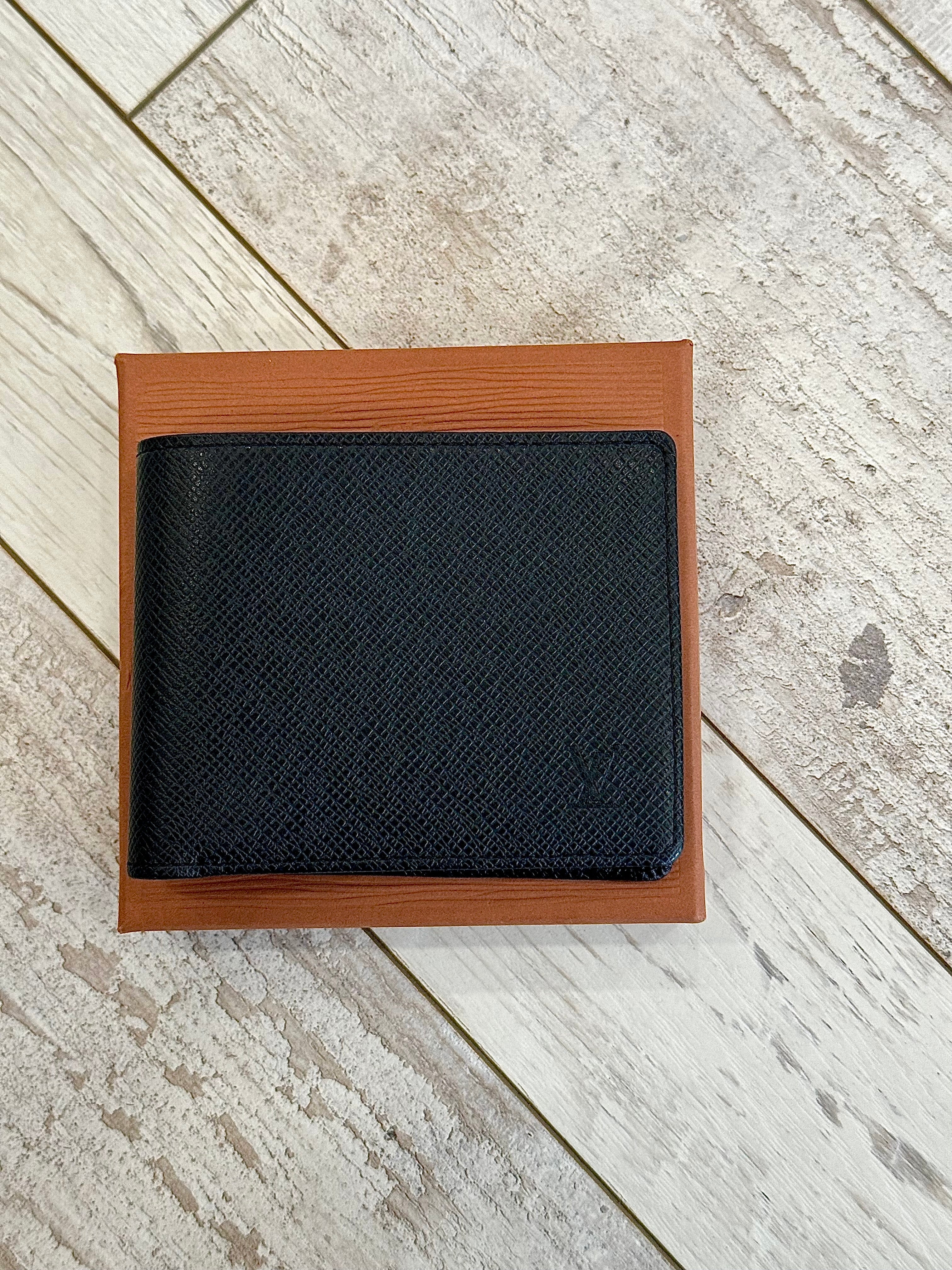 LOUIS VUITTON TAIGA LEATHER MULTIPLE WALLET