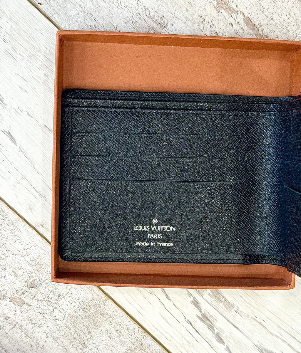 LOUIS VUITTON TAIGA LEATHER MULTIPLE WALLET