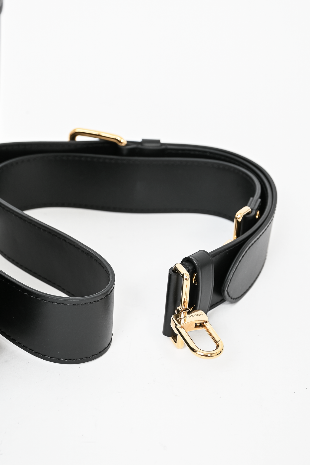 Louis Vuitton 2021 Black Epi Leather Papillon Trunk Bag with Chain and Leather Strap