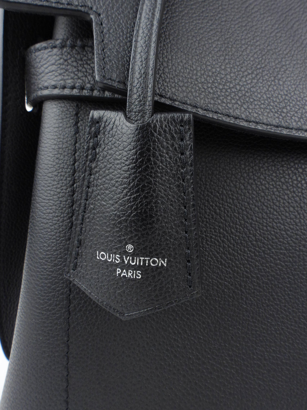Louis Vuitton Black Grained Calfskin Leather Lockme Ever MM Two Way Top Handle Bag
