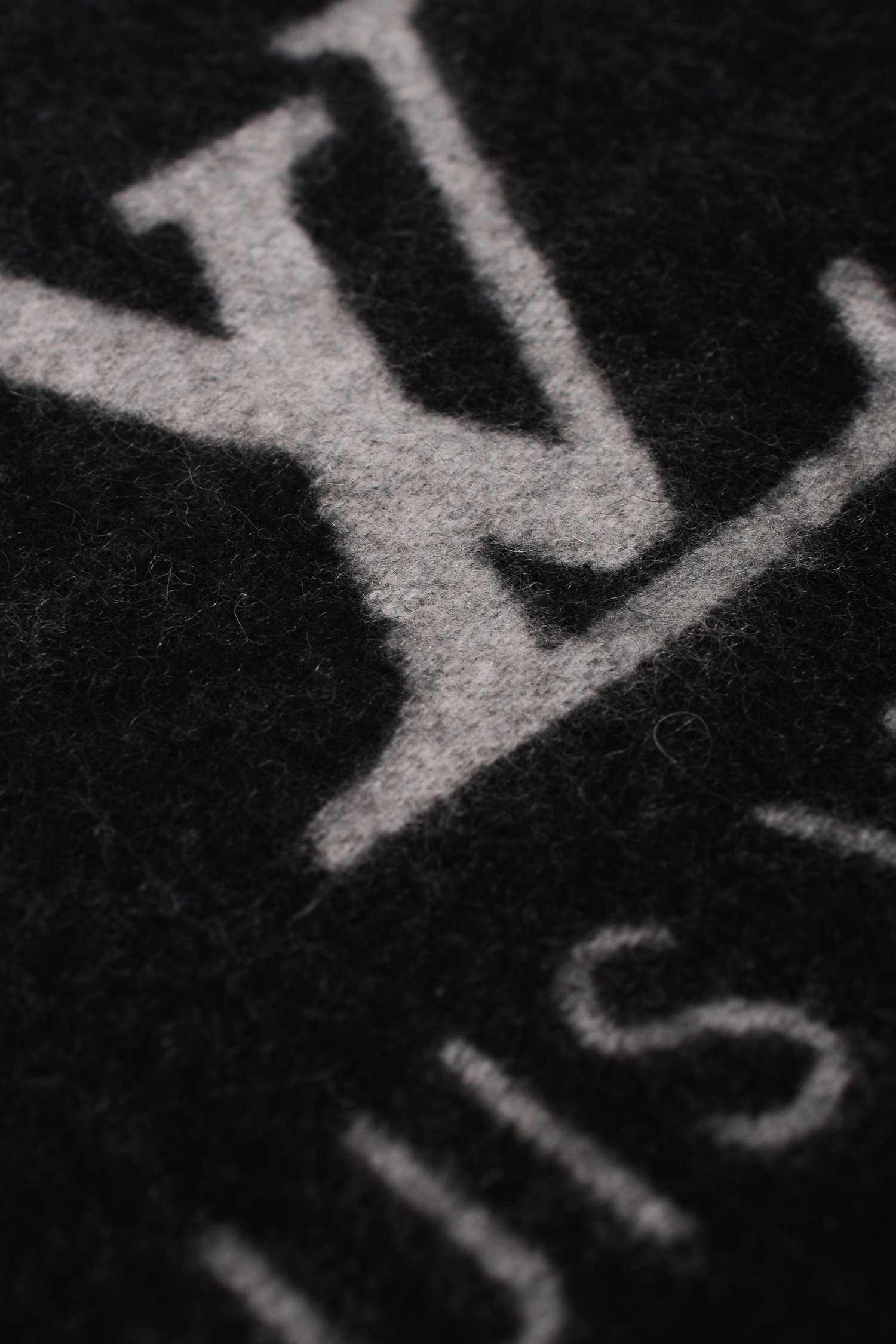 Louis Vuitton Grey Monogram Cashmere Reykjavik Scarf