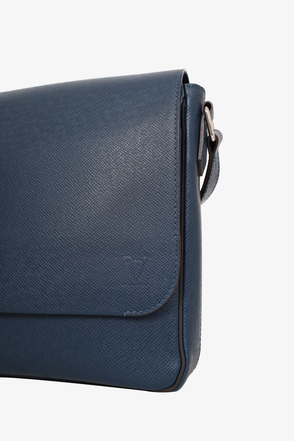 Louis Vuitton Ocean Blue Taiga Leather Messanger Bag