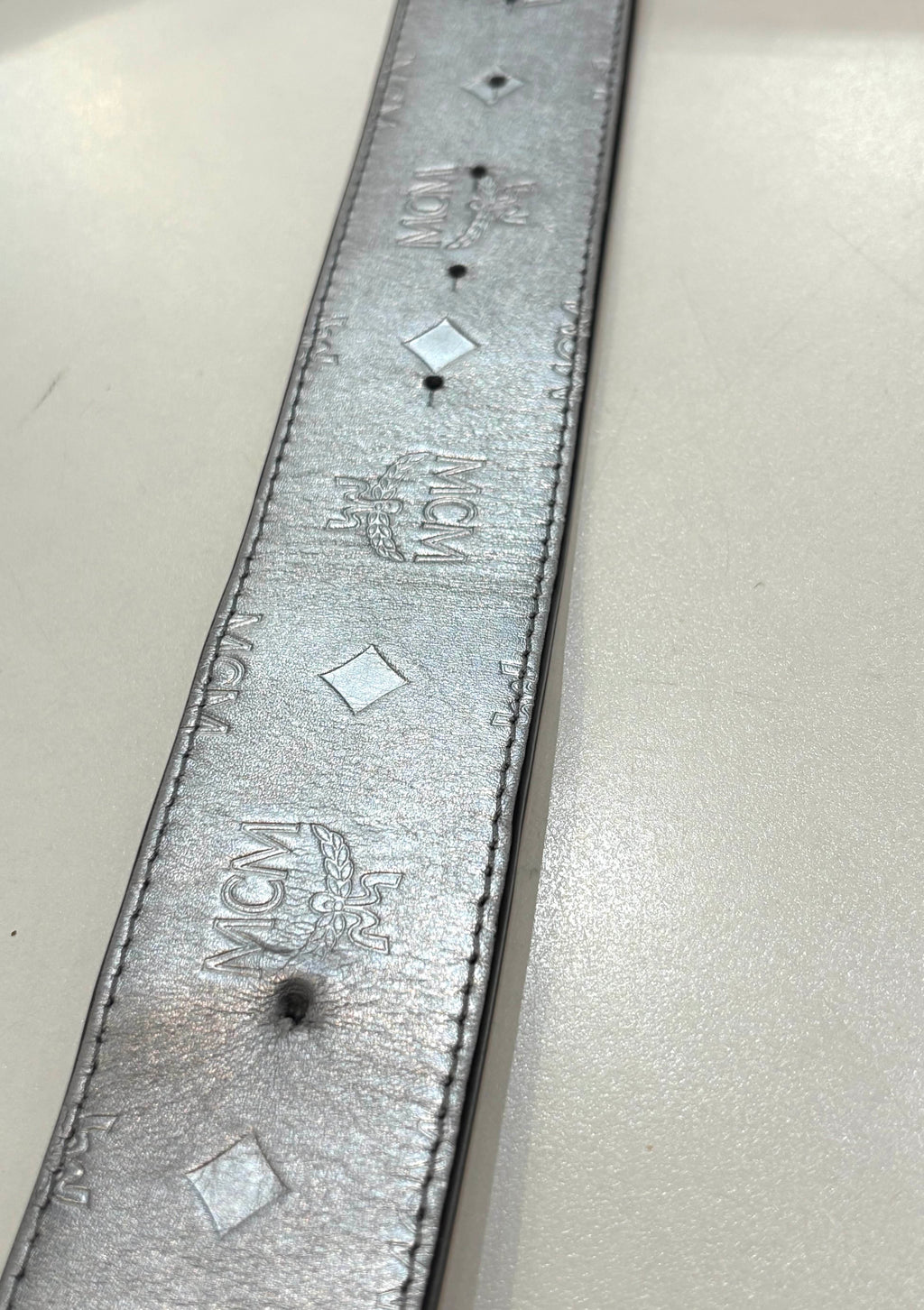 MCM REVERSIBLE SILVER-BLACK BELT