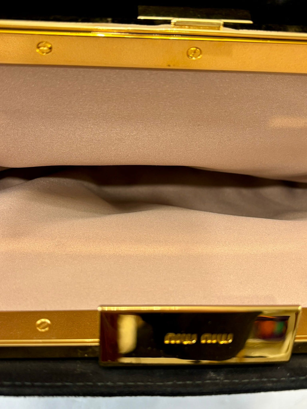 MIU MIU SCAMOSCIATO POCHETTE