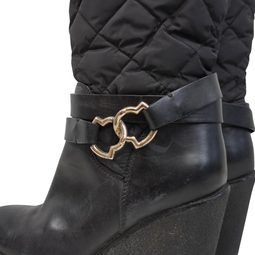 Moncler 'Cernobbio' Quilted Wedge Boots - Women's 38