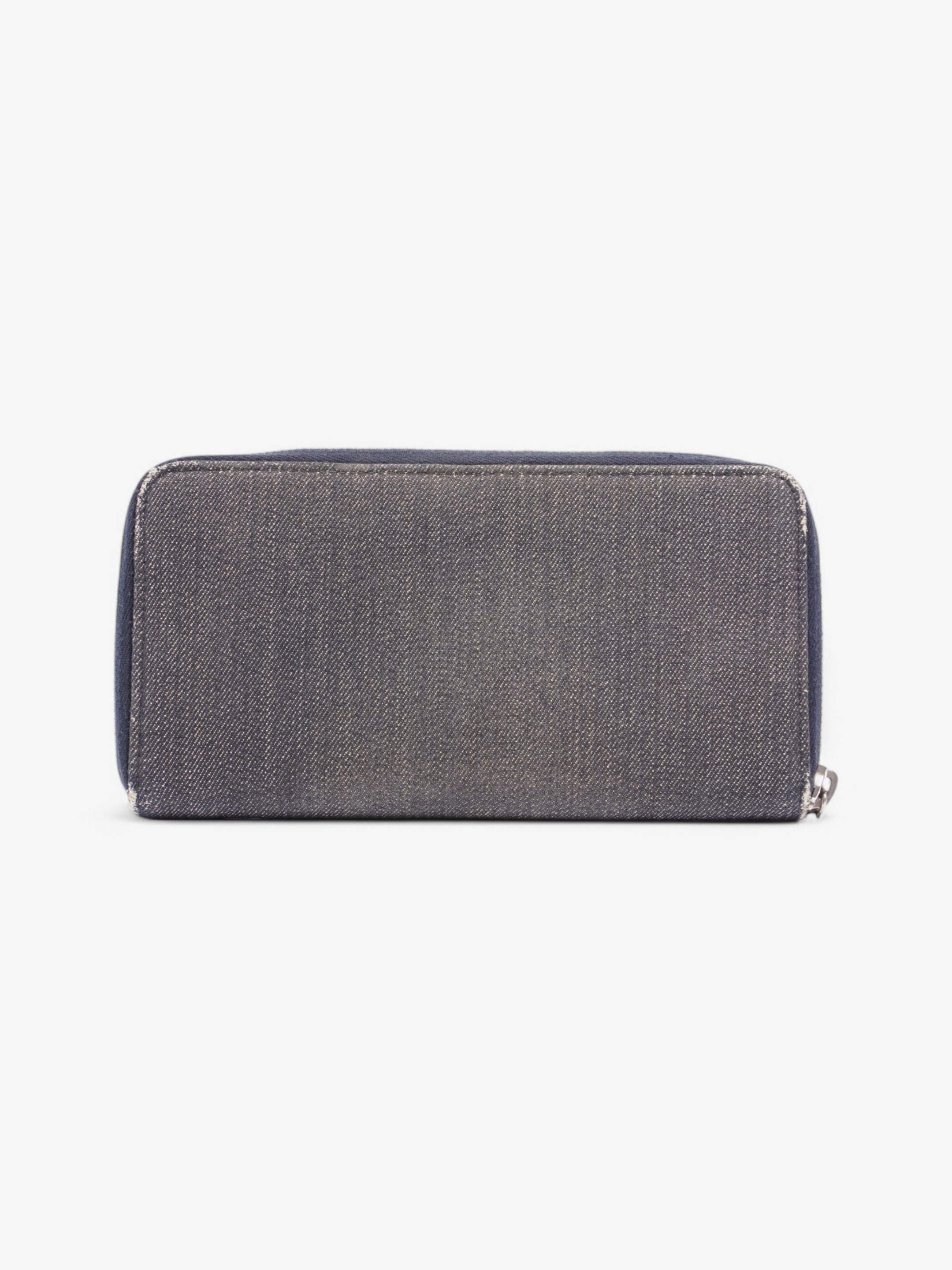 Chanel Chanel Zip Purse Navy / White Denim
