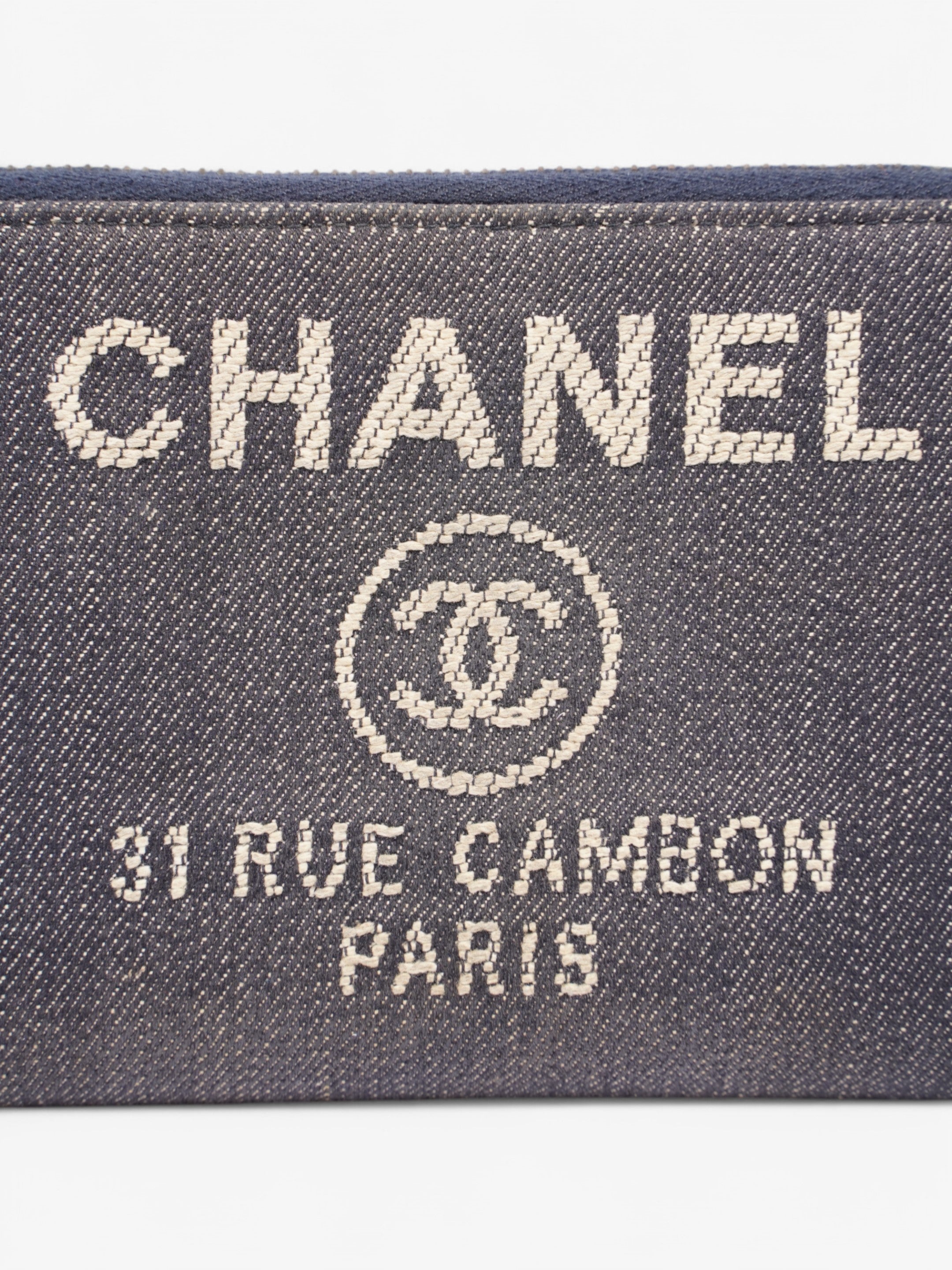 Chanel Chanel Zip Purse Navy / White Denim